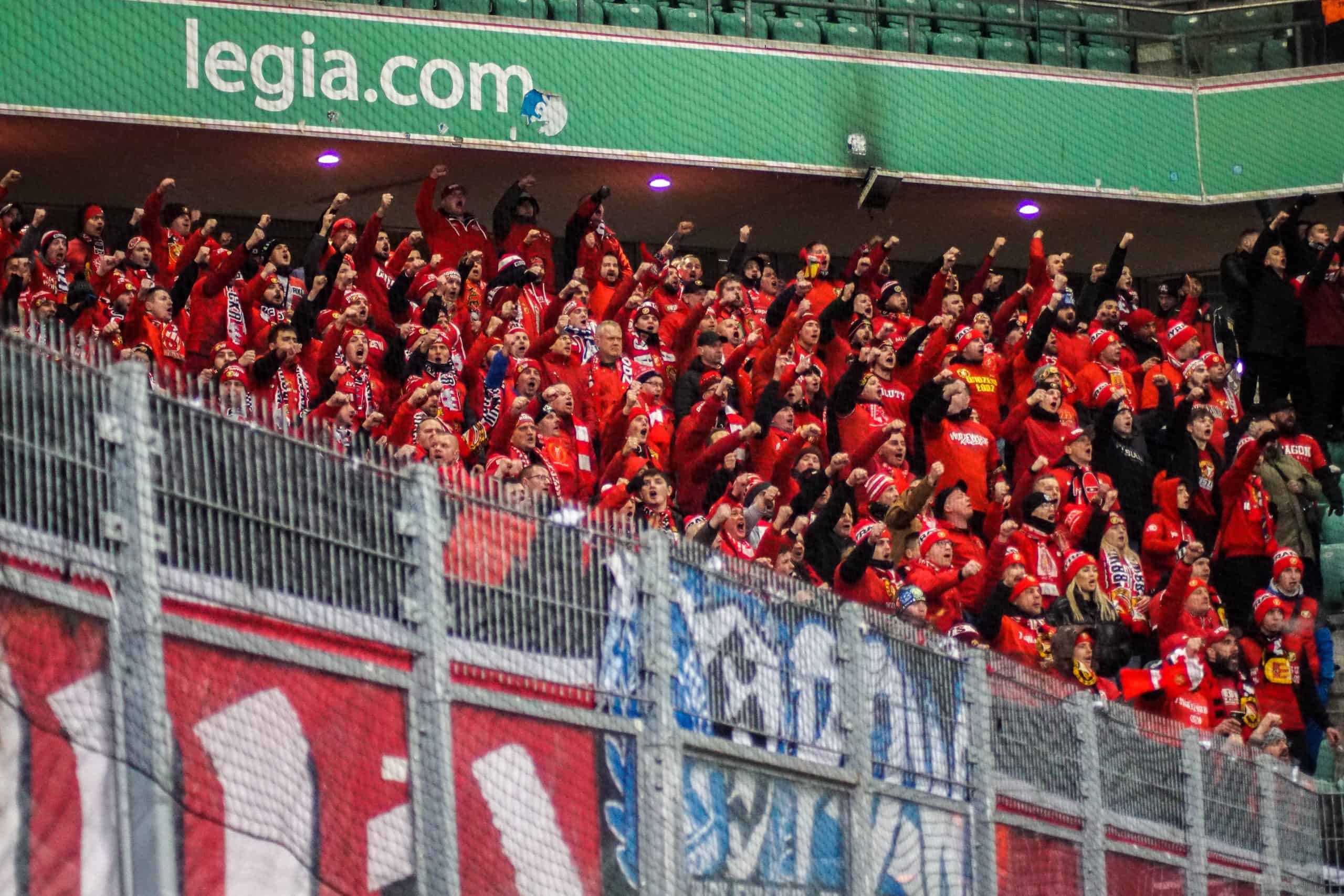 Poolse klassieker tussen Legia Warschau en Widzew Lodz keert terug met een knal