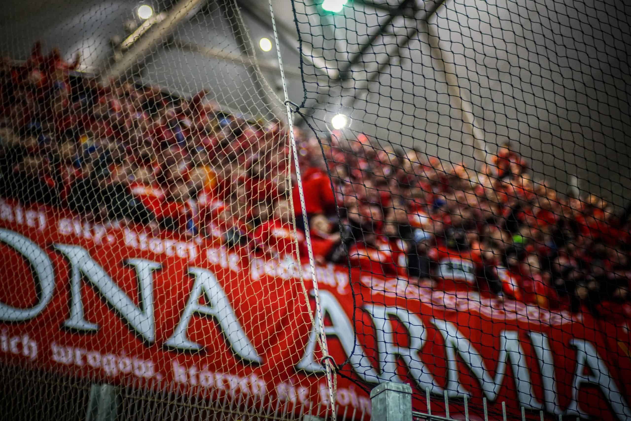 Poolse klassieker tussen Legia Warschau en Widzew Lodz keert terug met een knal