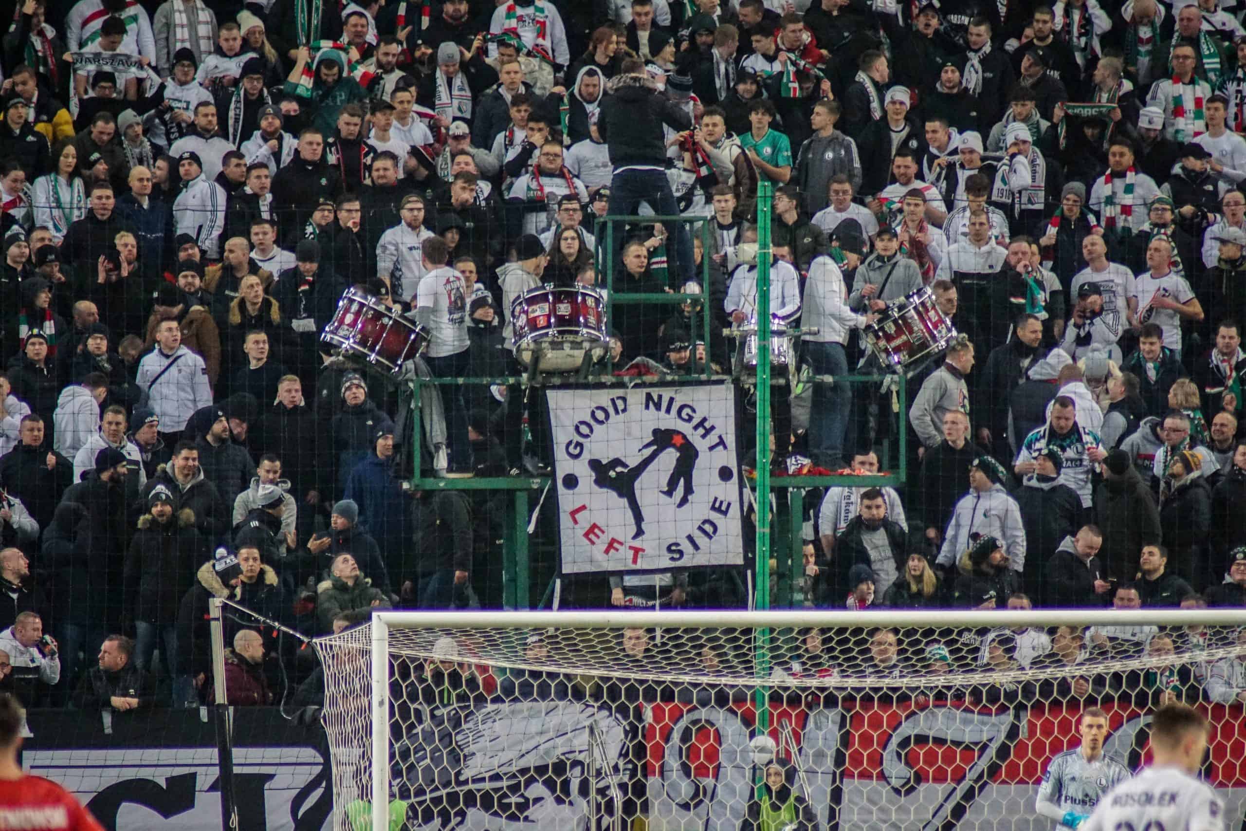 Poolse klassieker tussen Legia Warschau en Widzew Lodz keert terug met een knal