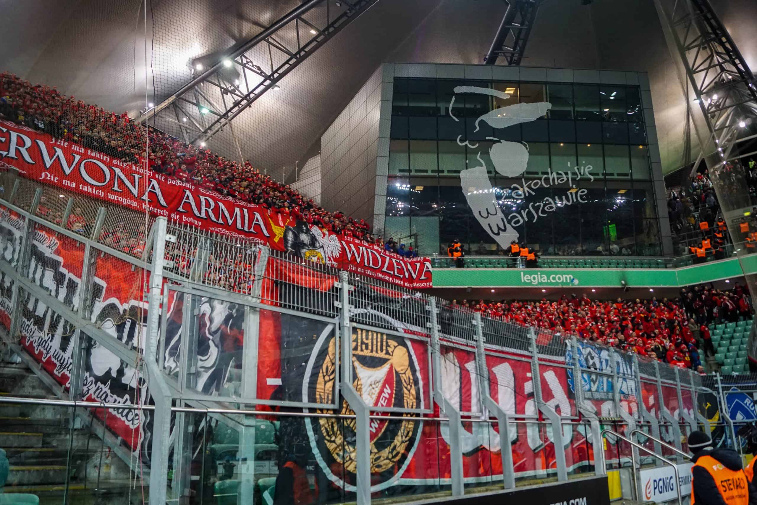Poolse klassieker tussen Legia Warschau en Widzew Lodz keert terug met een knal