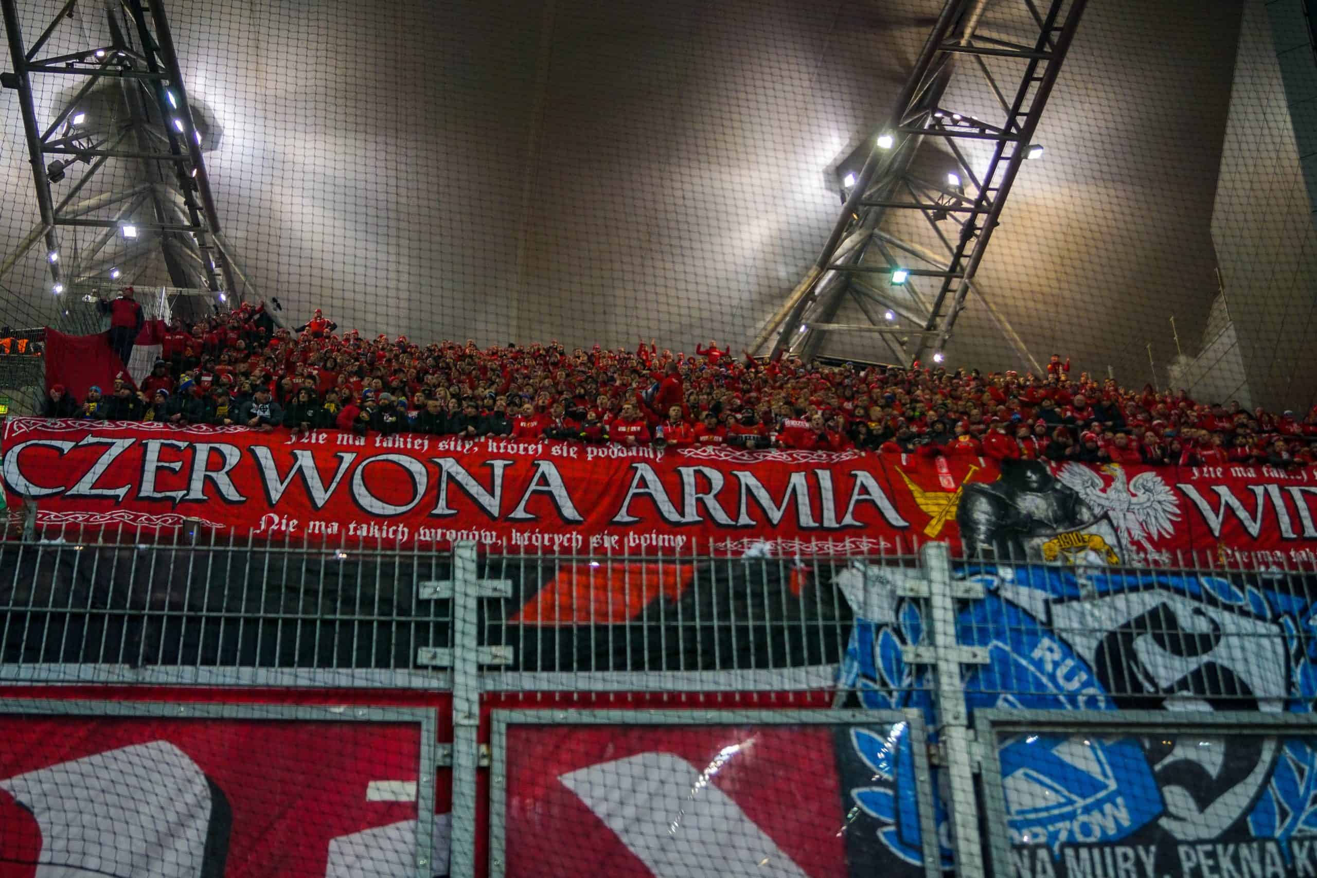 Poolse klassieker tussen Legia Warschau en Widzew Lodz keert terug met een knal