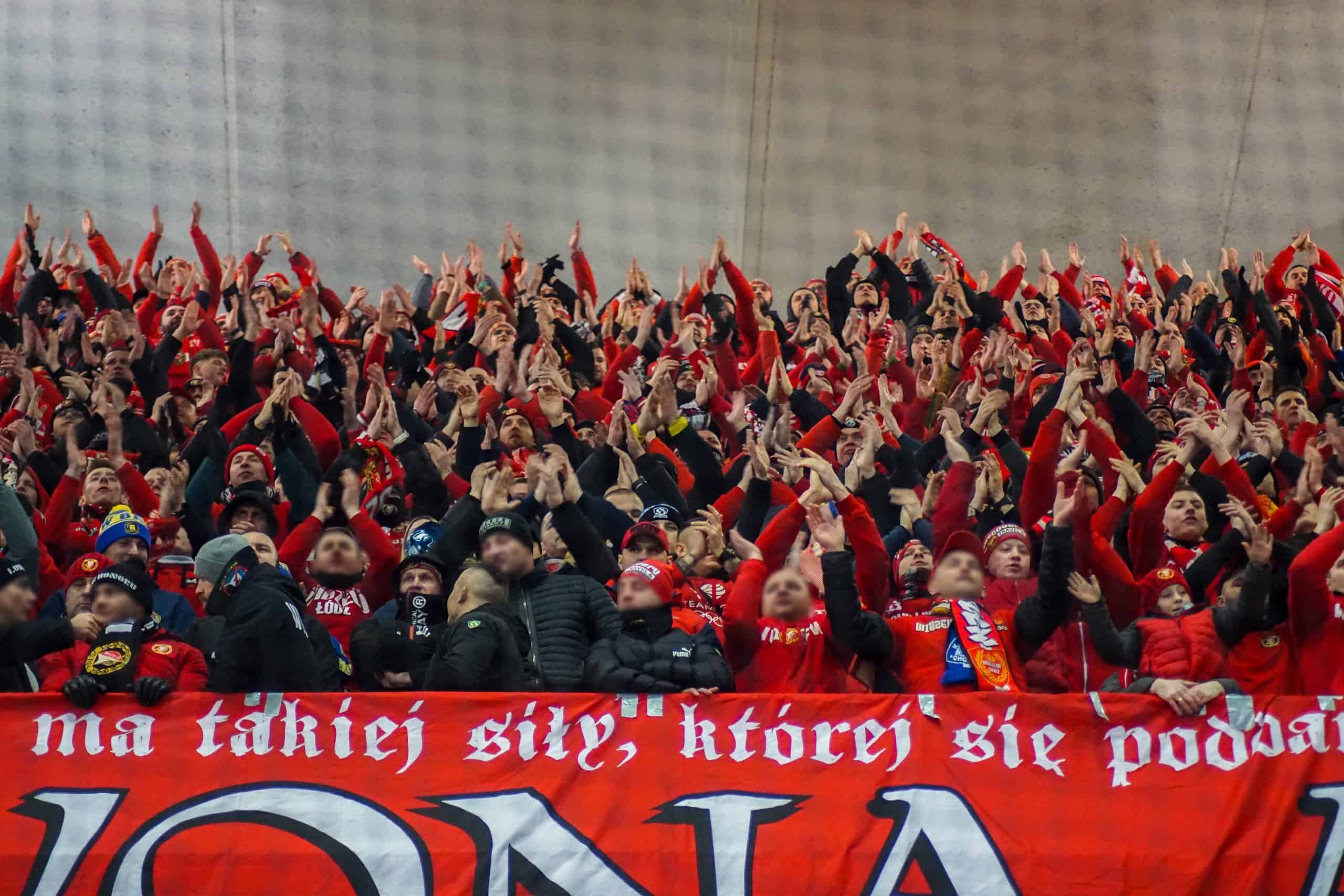 Poolse klassieker tussen Legia Warschau en Widzew Lodz keert terug met een knal