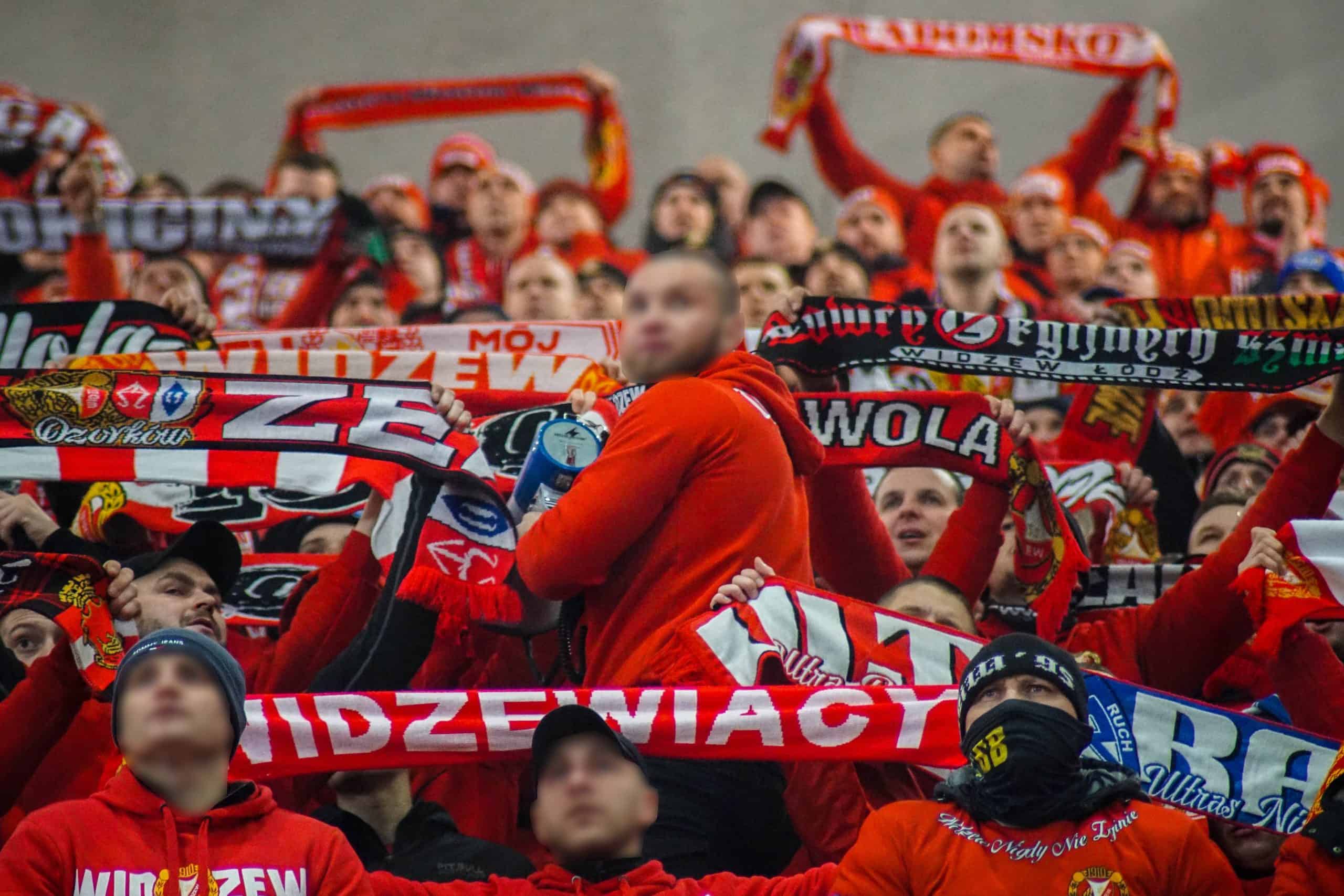 Poolse klassieker tussen Legia Warschau en Widzew Lodz keert terug met een knal