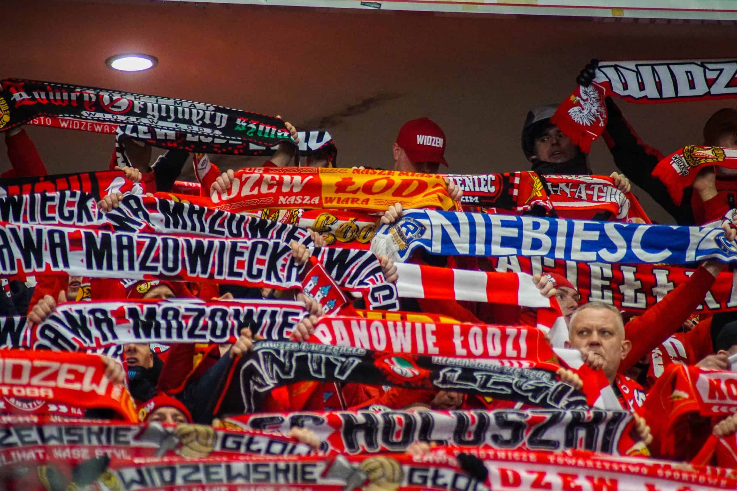 Poolse klassieker tussen Legia Warschau en Widzew Lodz keert terug met een knal