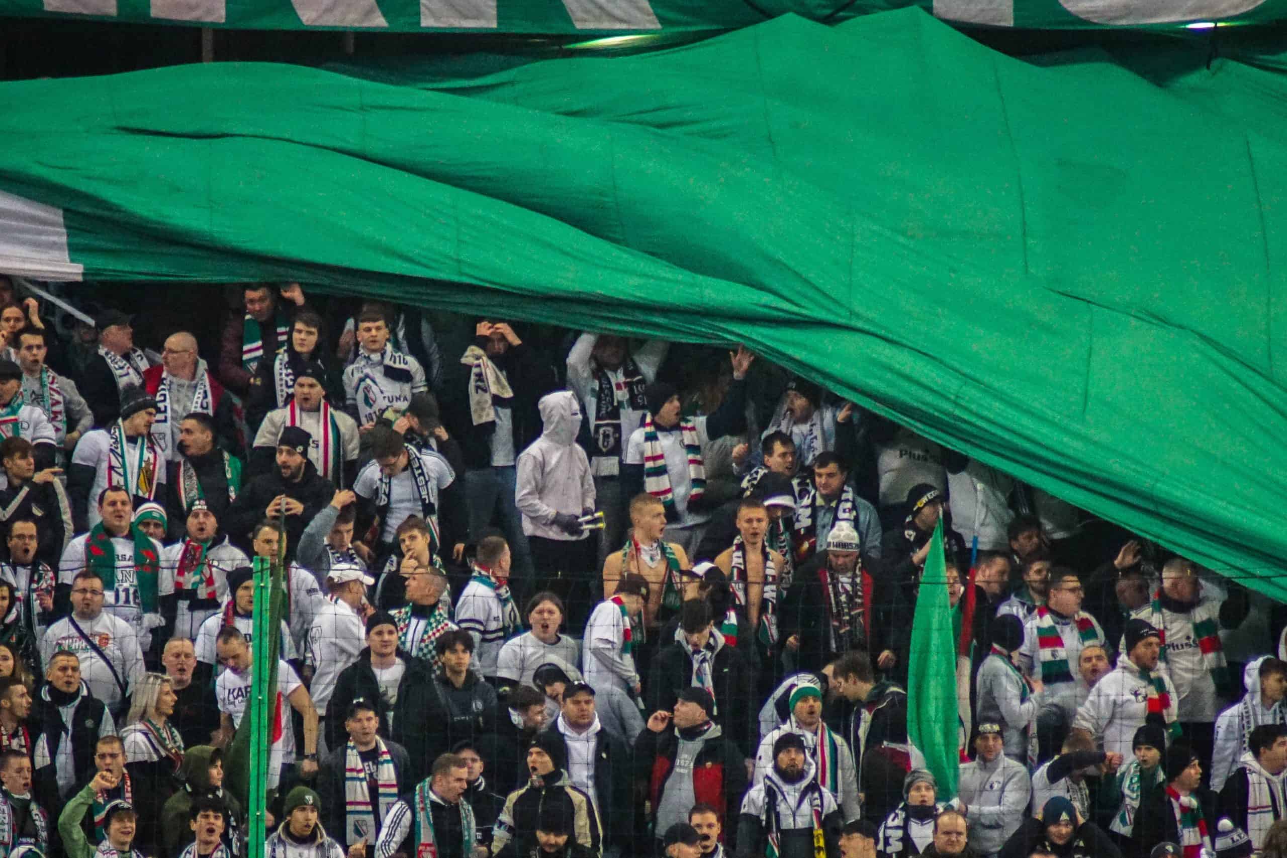 Poolse klassieker tussen Legia Warschau en Widzew Lodz keert terug met een knal