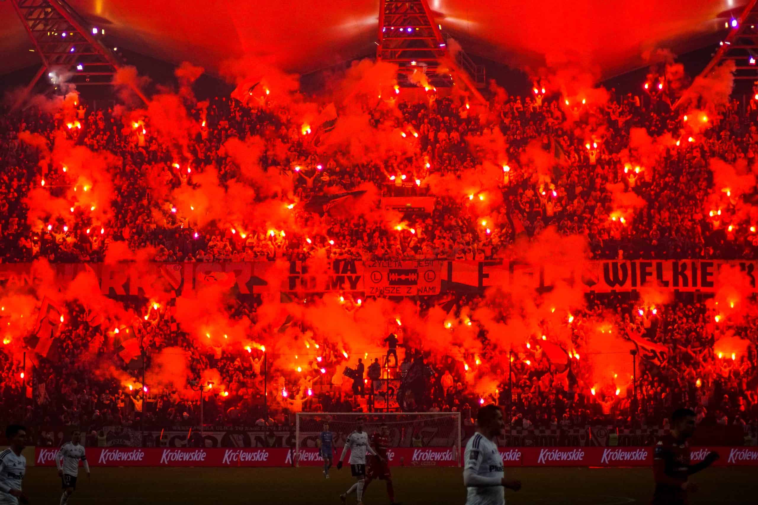 Poolse klassieker tussen Legia Warschau en Widzew Lodz keert terug met een knal