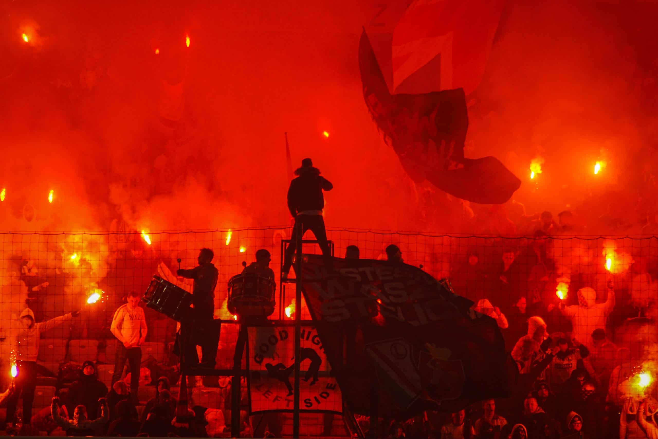 Poolse klassieker tussen Legia Warschau en Widzew Lodz keert terug met een knal