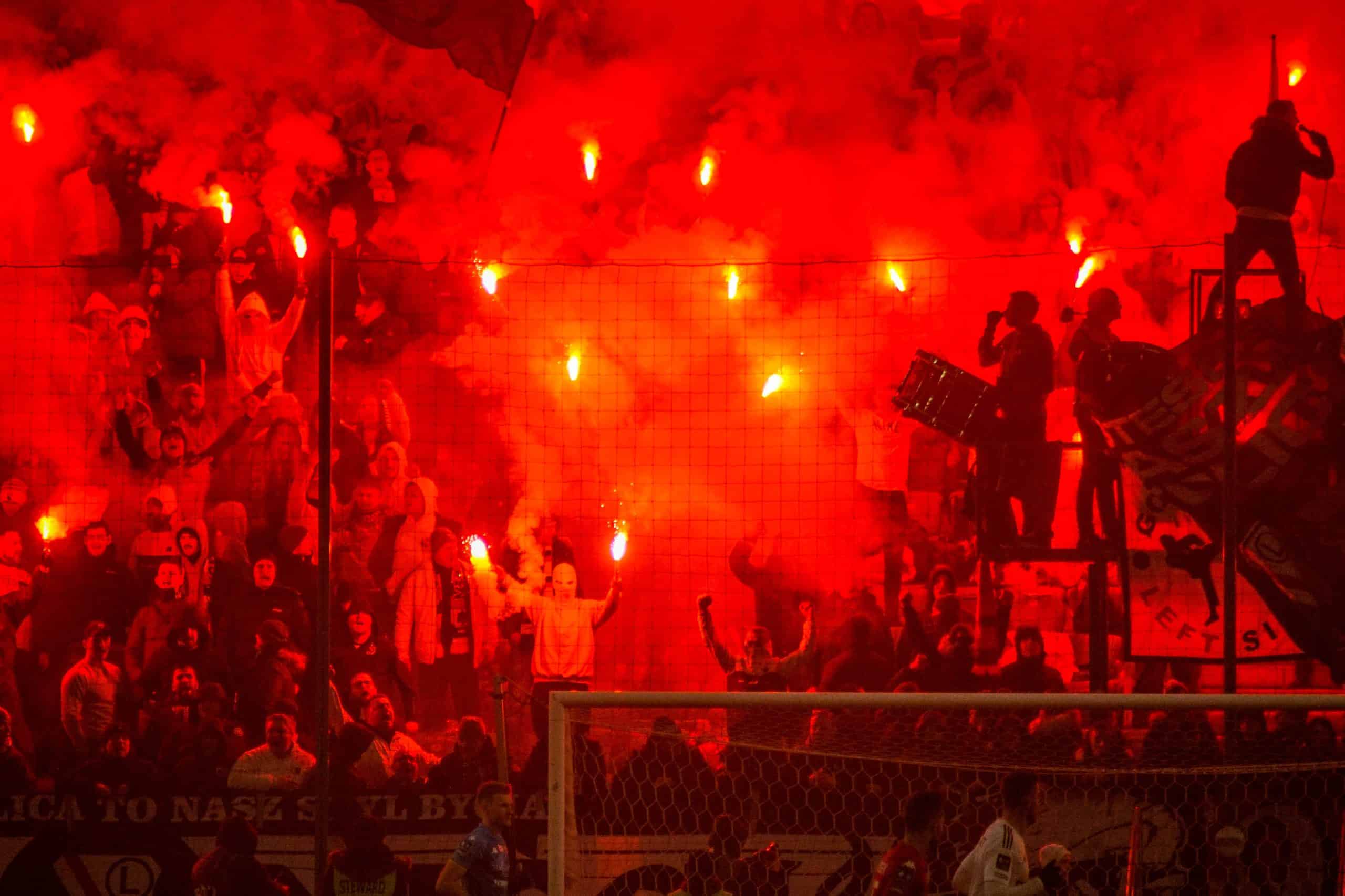Poolse klassieker tussen Legia Warschau en Widzew Lodz keert terug met een knal