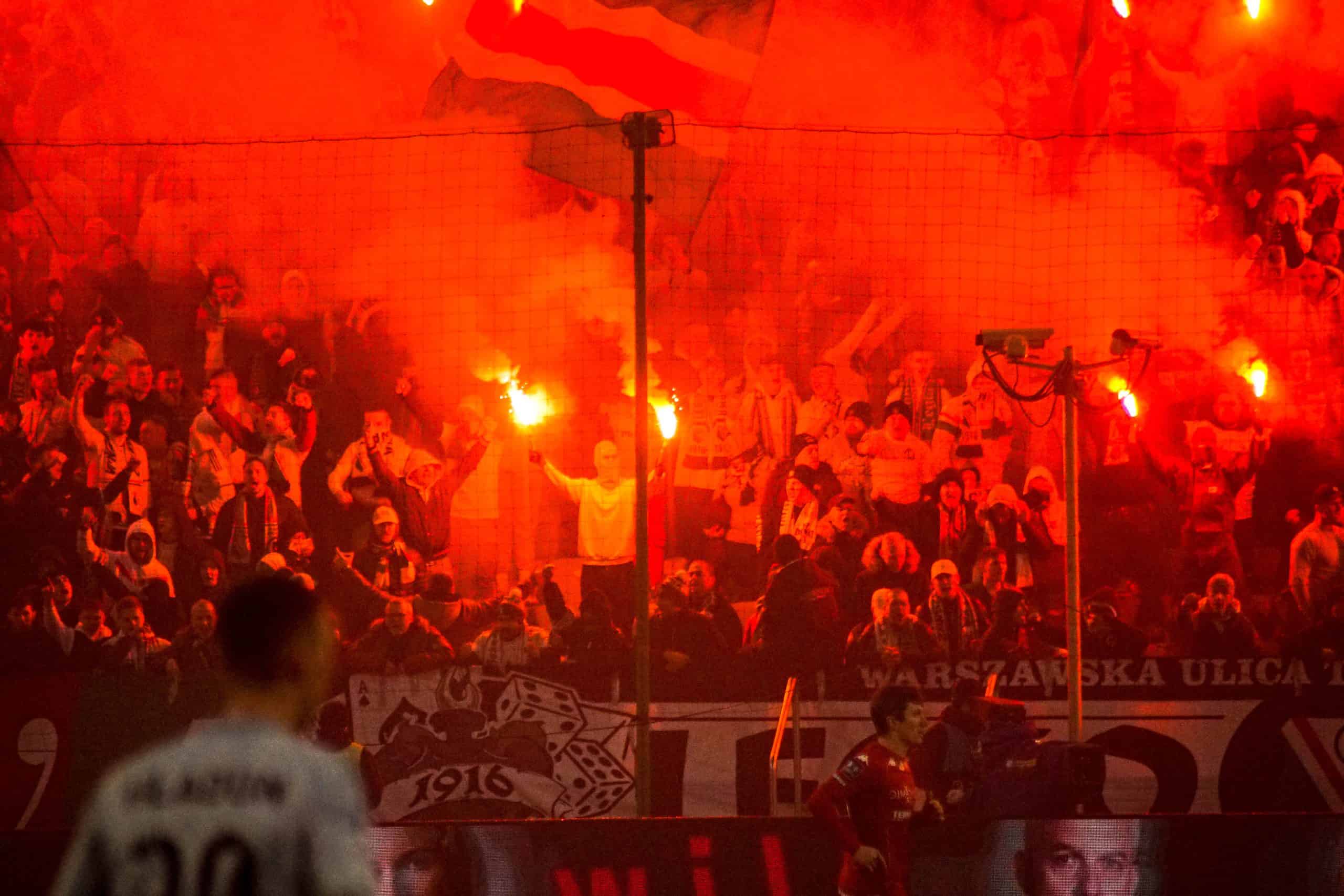 Poolse klassieker tussen Legia Warschau en Widzew Lodz keert terug met een knal