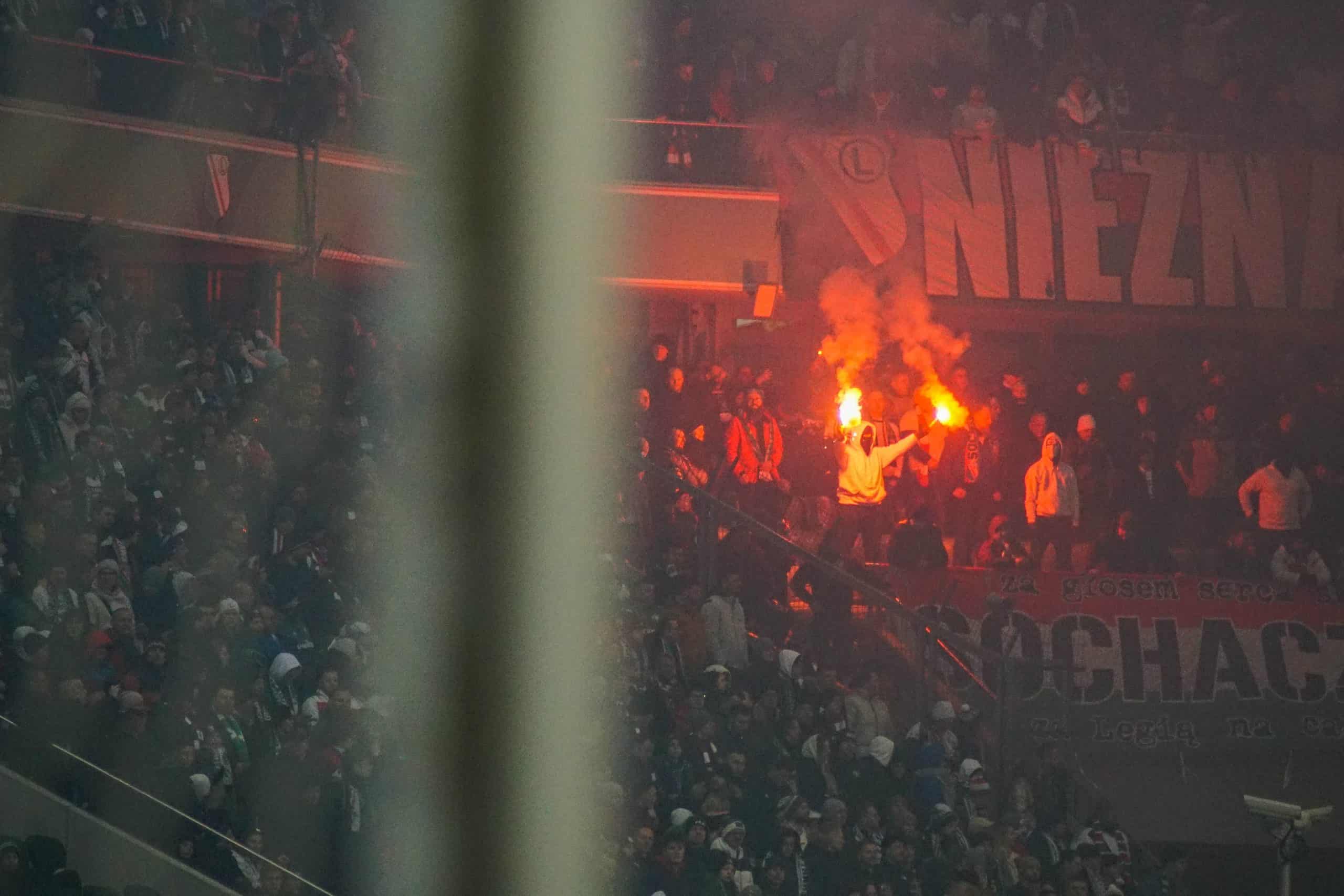 Poolse klassieker tussen Legia Warschau en Widzew Lodz keert terug met een knal