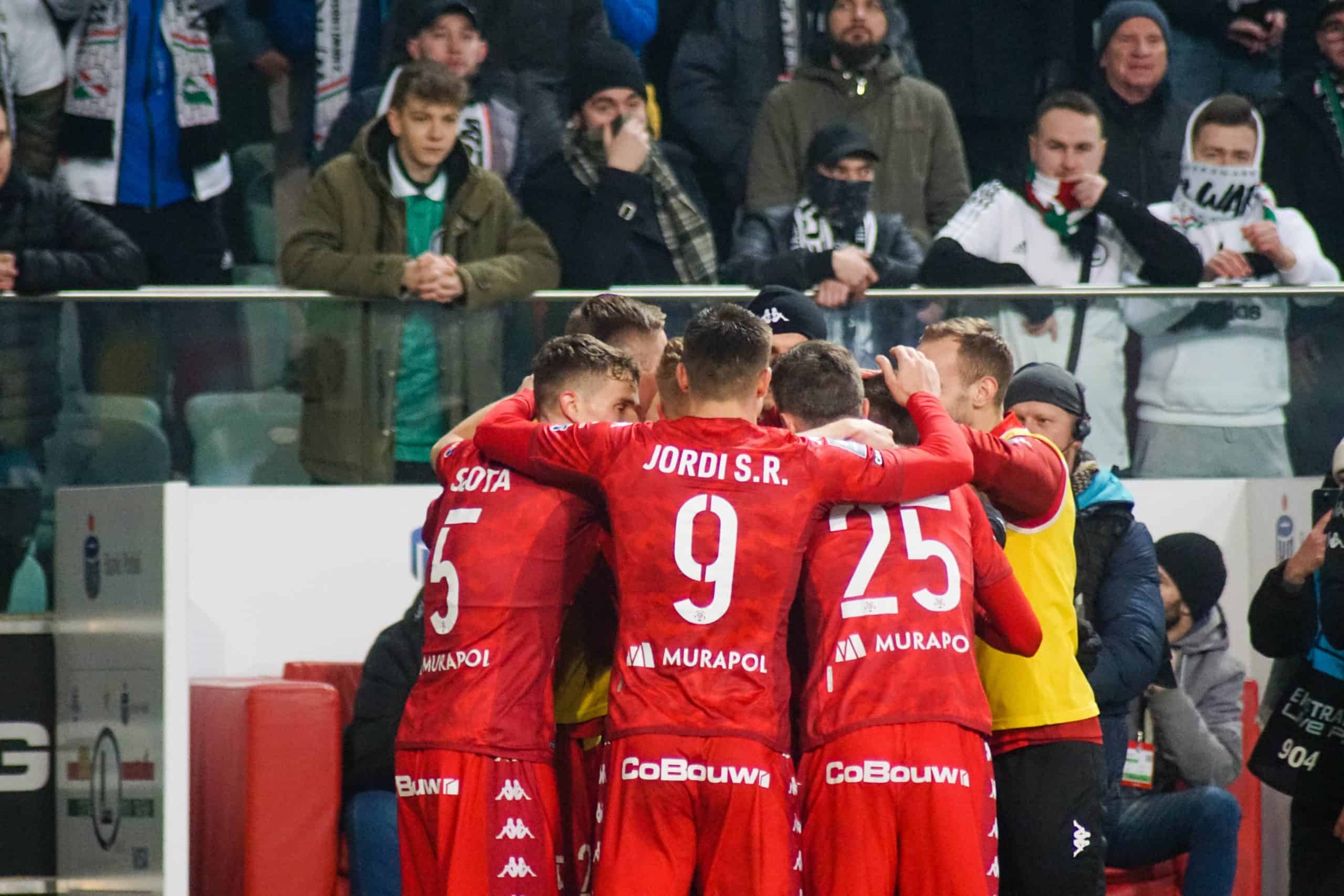 Poolse klassieker tussen Legia Warschau en Widzew Lodz keert terug met een knal