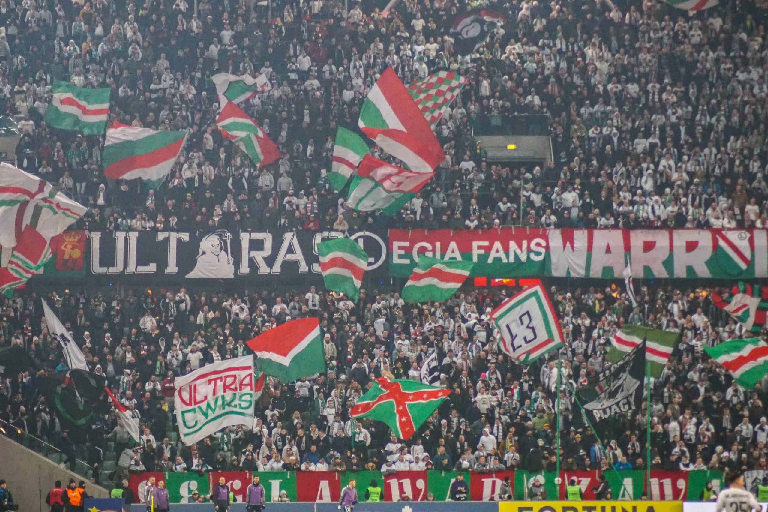 Poolse klassieker tussen Legia Warschau en Widzew Lodz keert terug met een knal