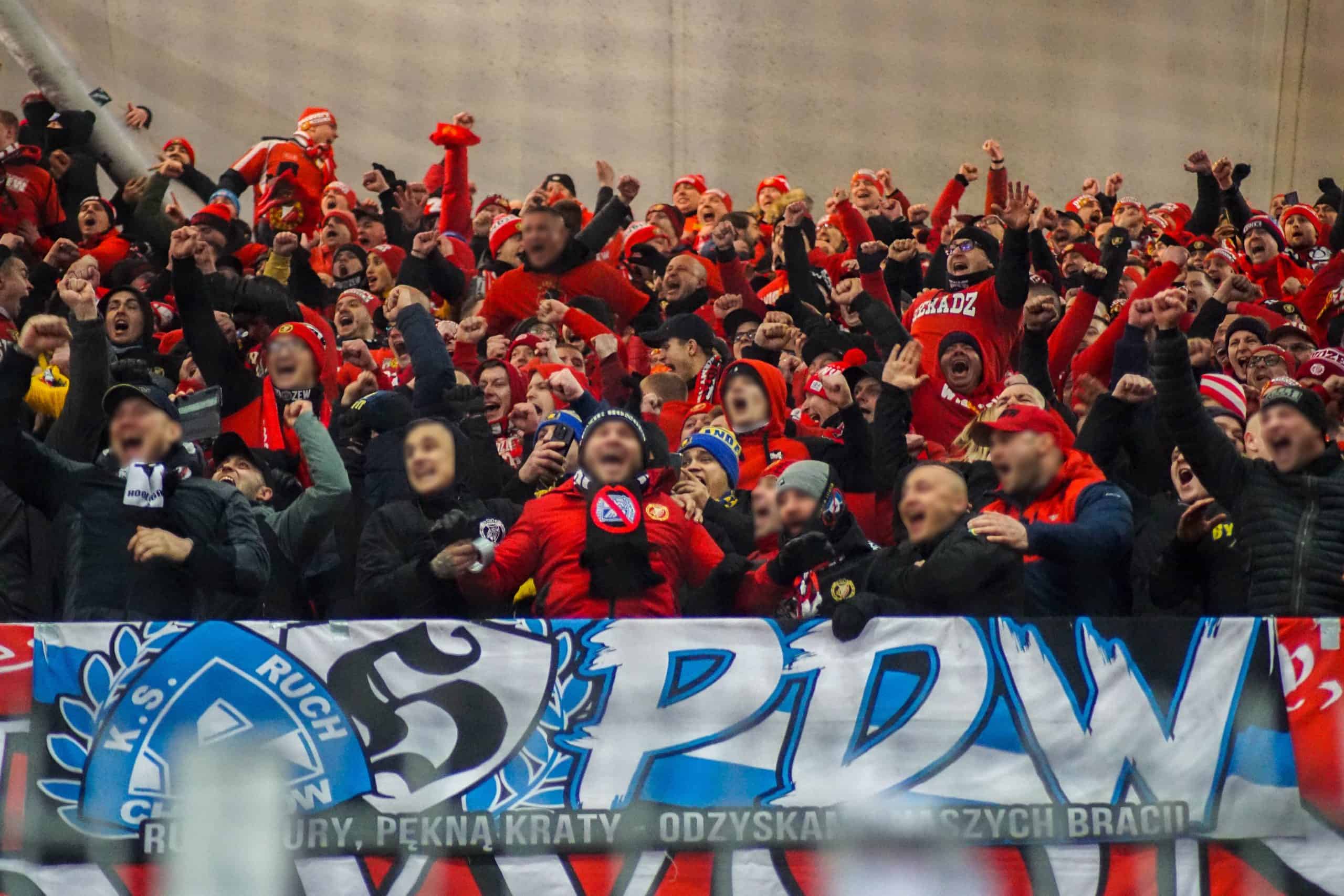 Poolse klassieker tussen Legia Warschau en Widzew Lodz keert terug met een knal
