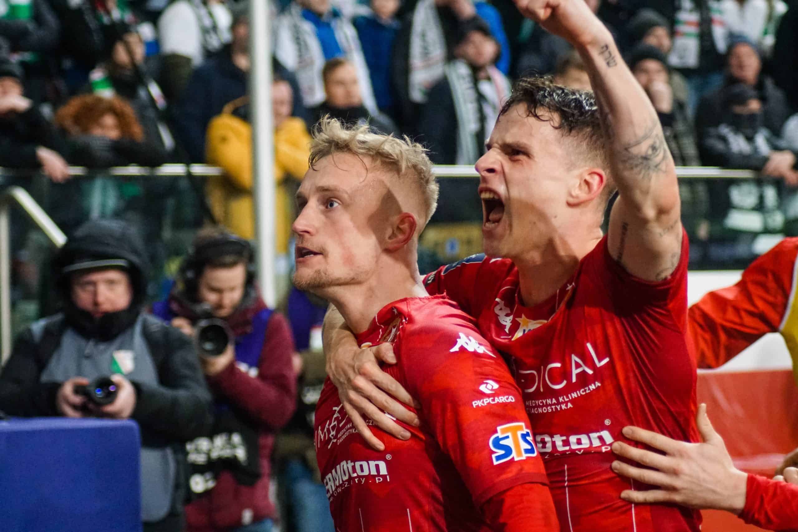 Poolse klassieker tussen Legia Warschau en Widzew Lodz keert terug met een knal