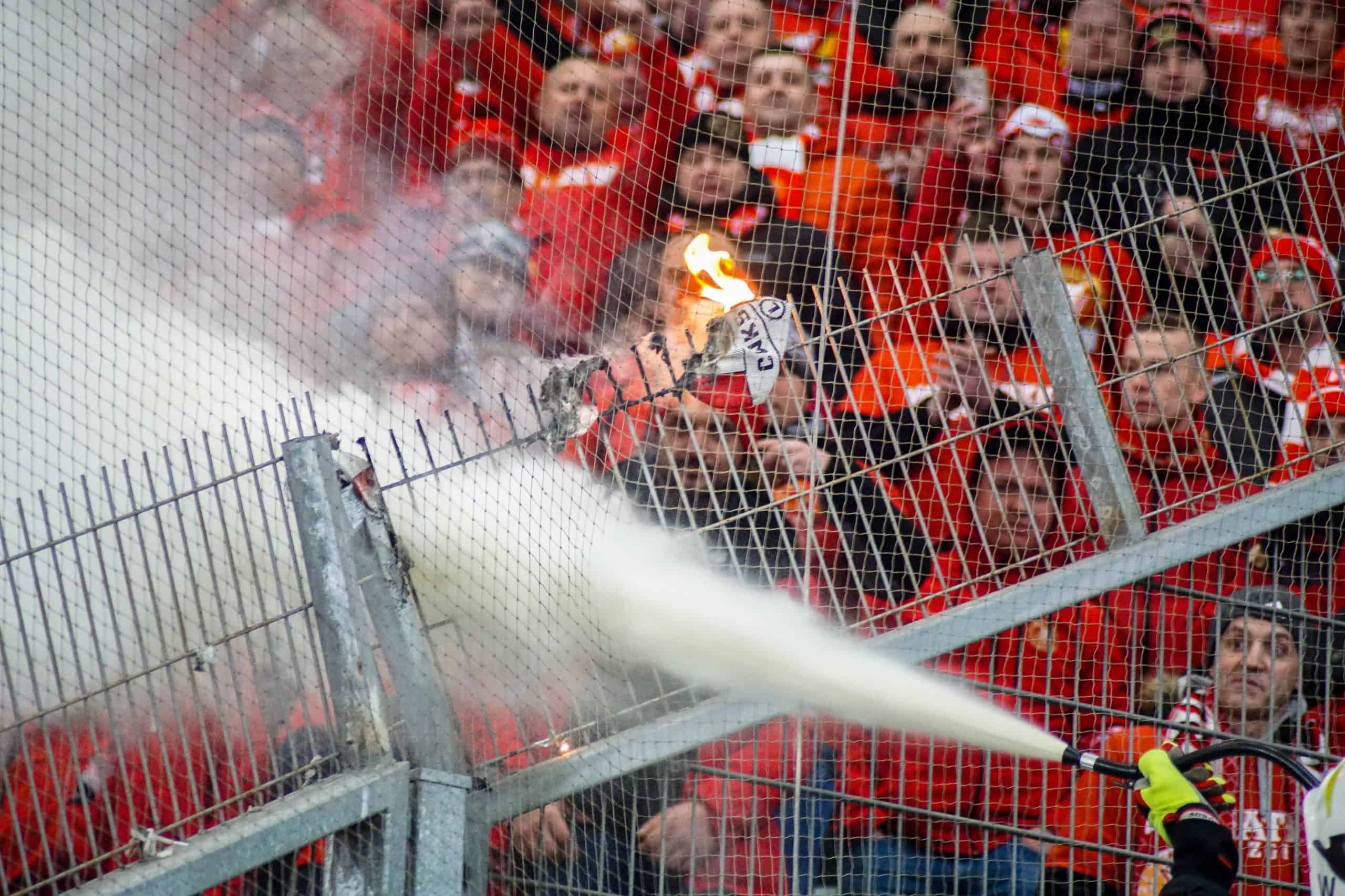 Poolse klassieker tussen Legia Warschau en Widzew Lodz keert terug met een knal