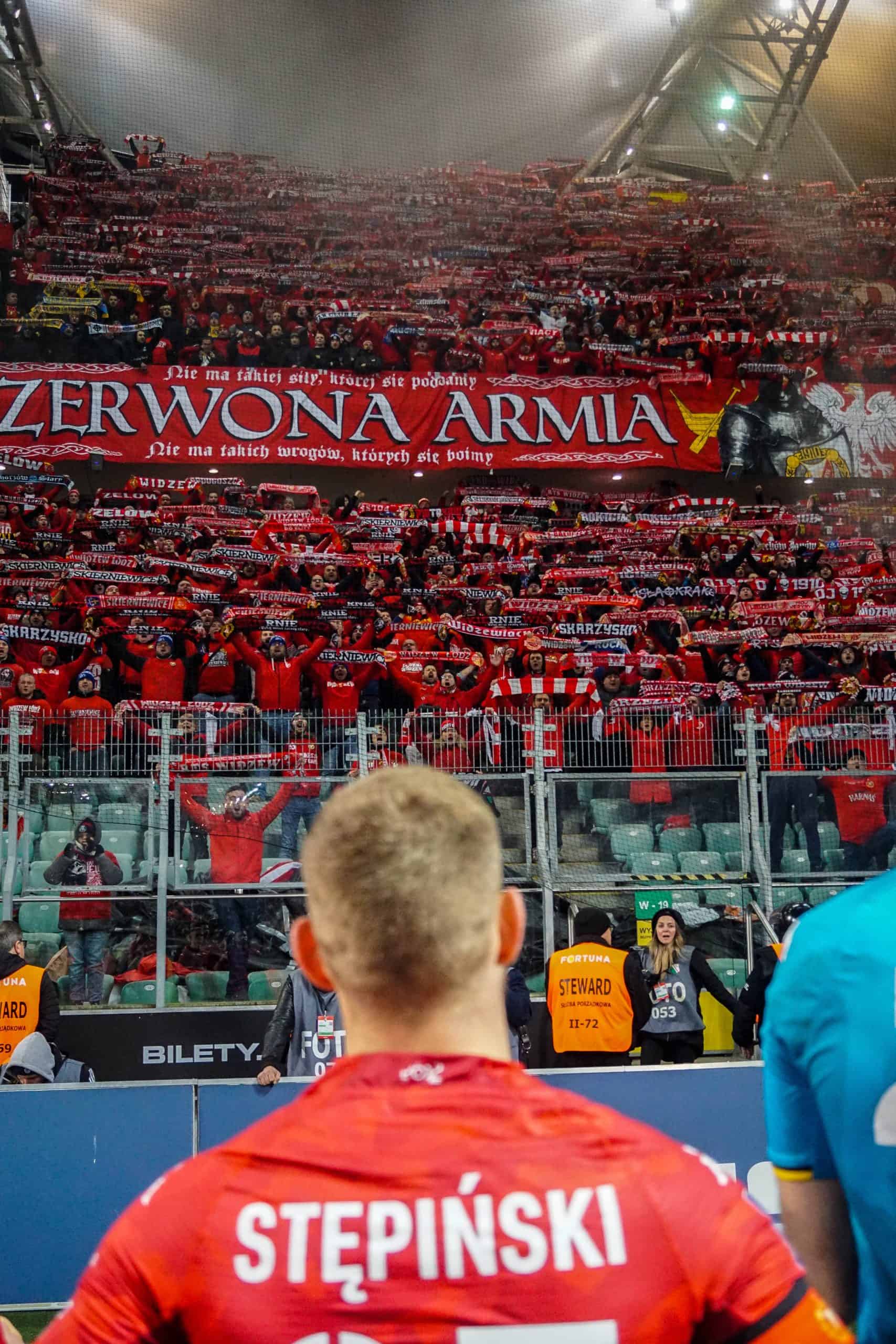 Poolse klassieker tussen Legia Warschau en Widzew Lodz keert terug met een knal