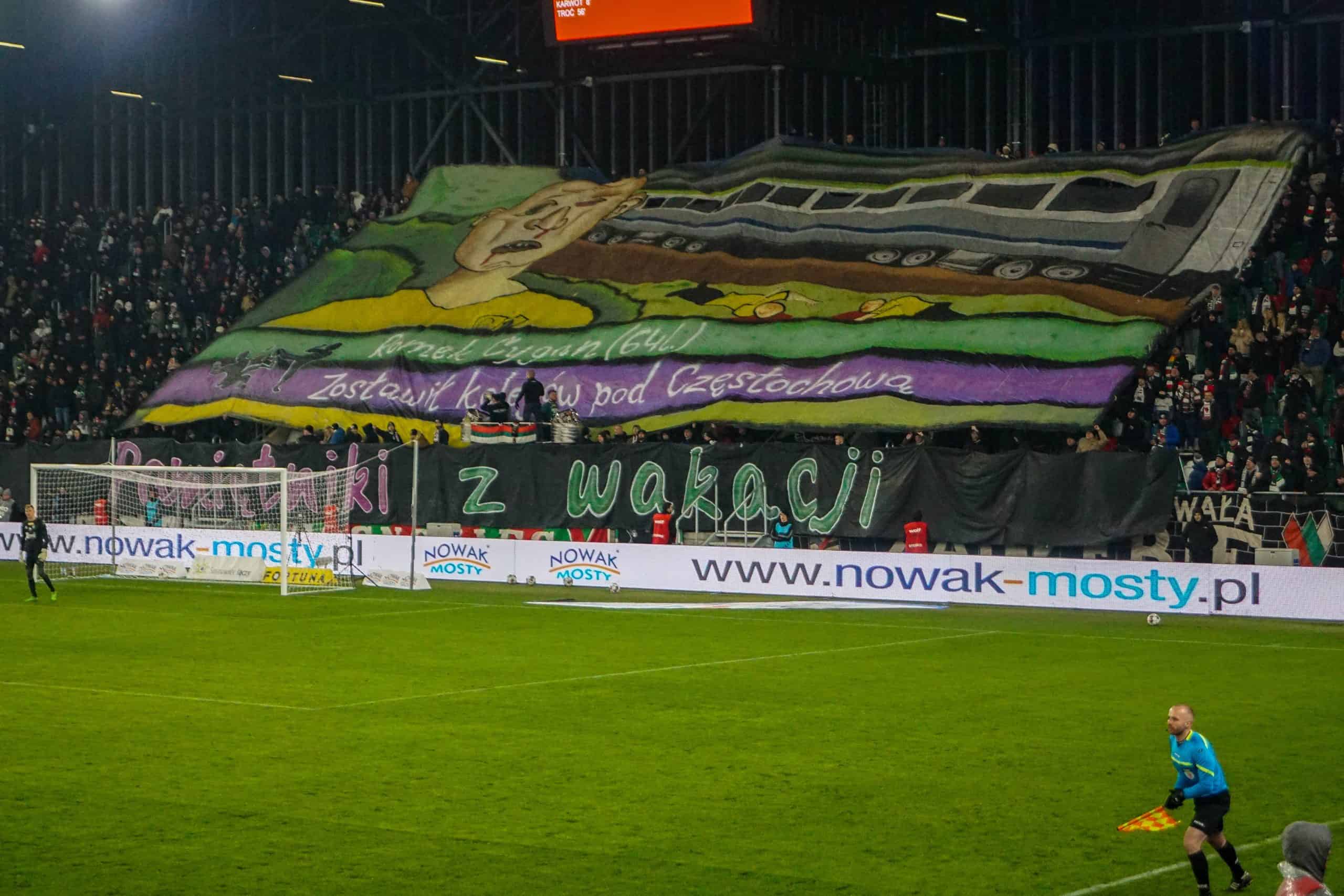 Hooligans domineren de sfeer bij stadionopener Zaglebie Sosnowiec