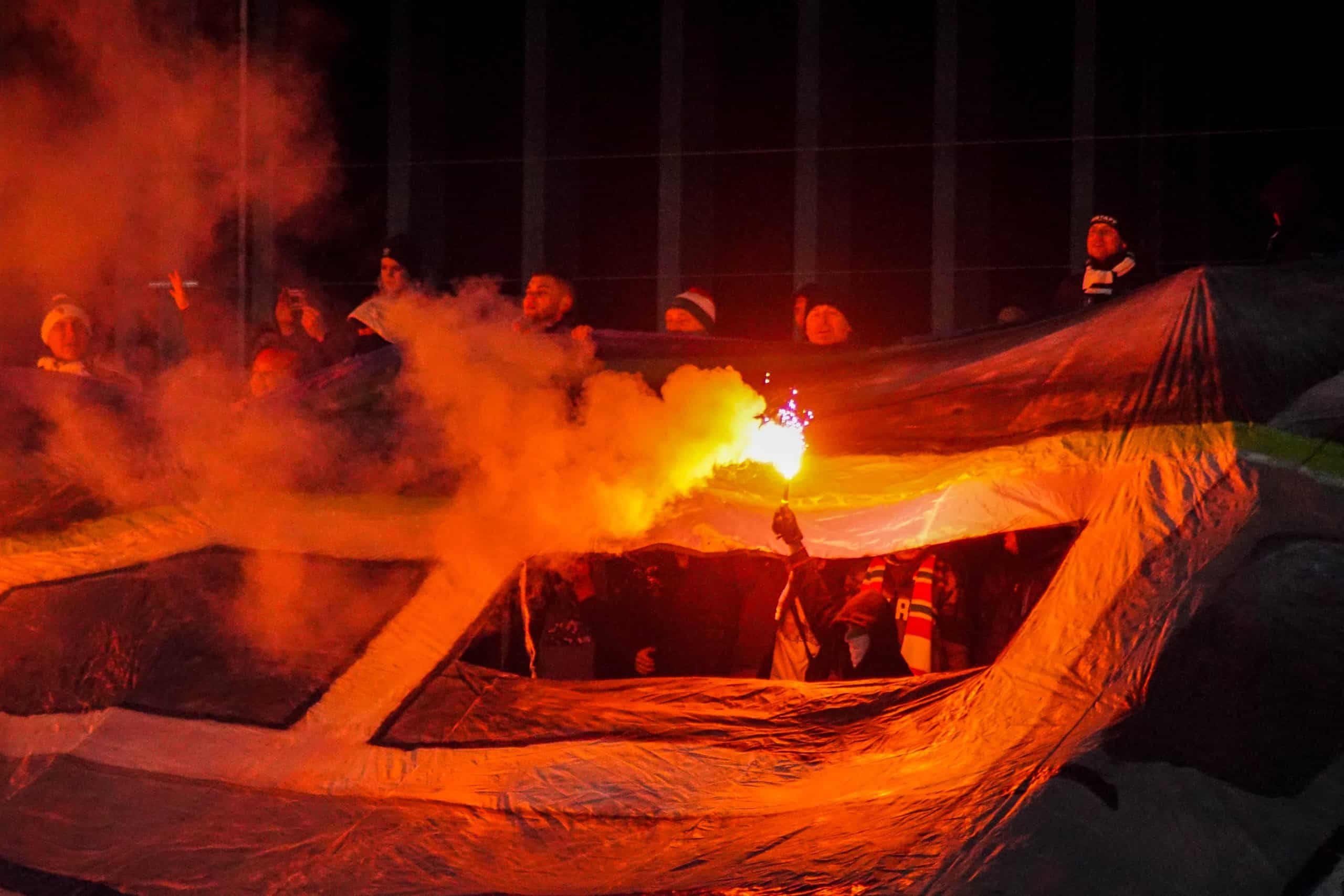 Hooligans domineren de sfeer bij stadionopener Zaglebie Sosnowiec