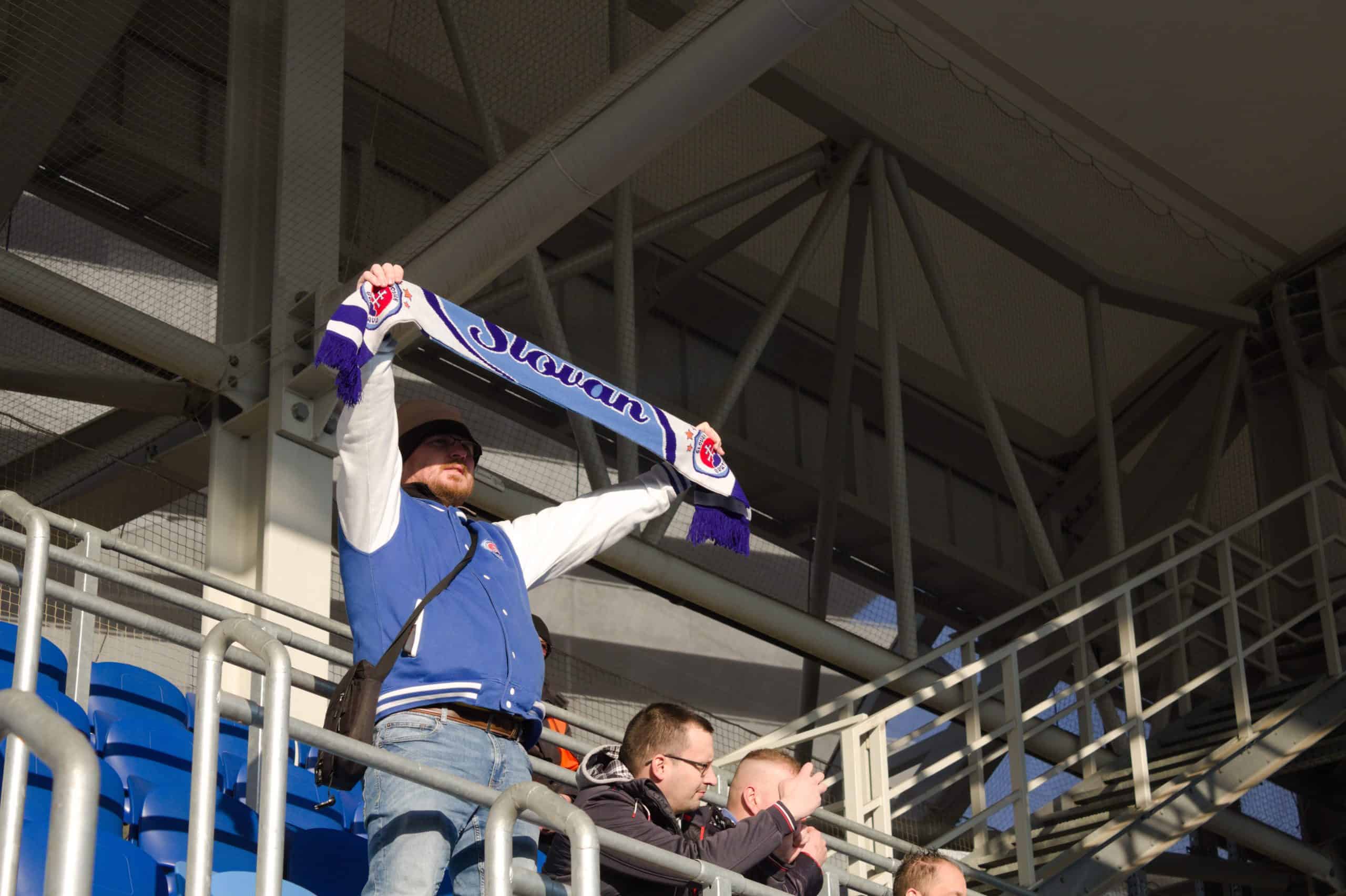 Extreem geweld tussen Spartak Trnava en de politie