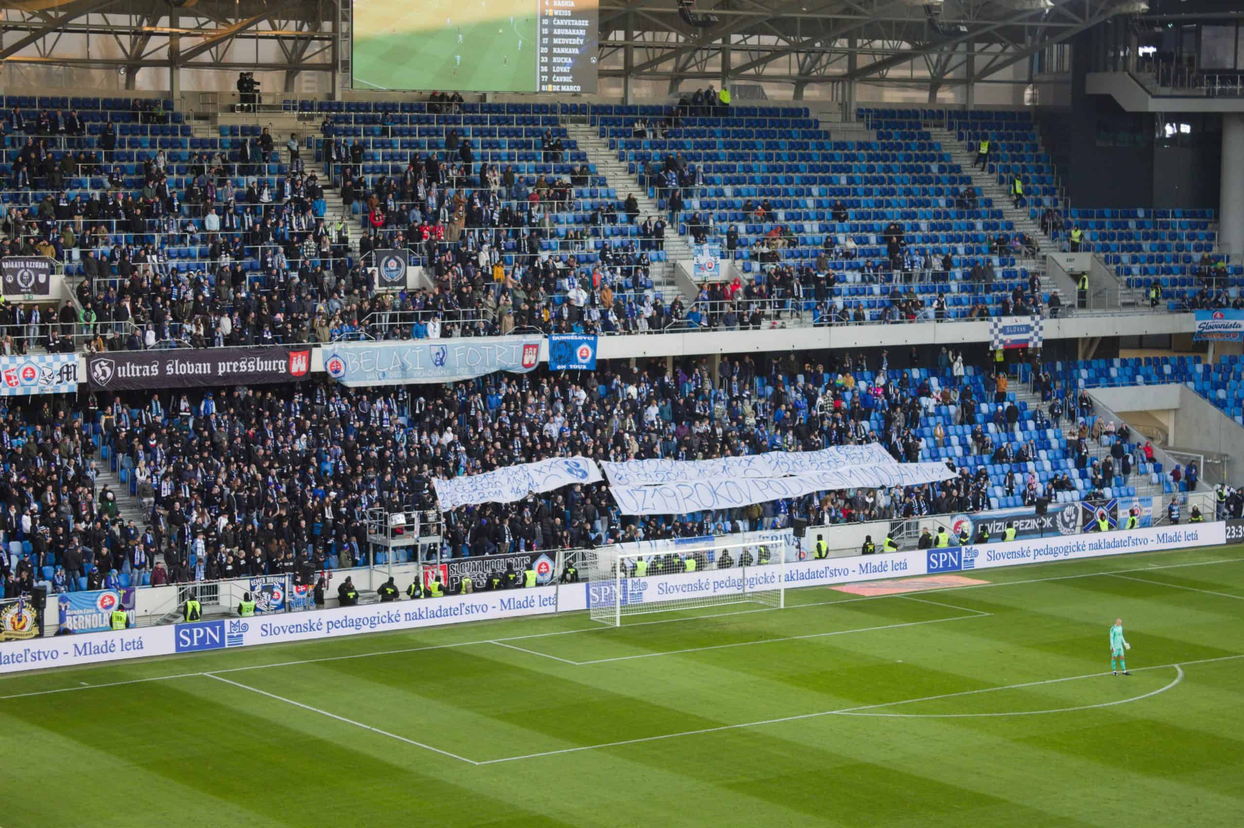 Extreem geweld tussen Spartak Trnava en de politie