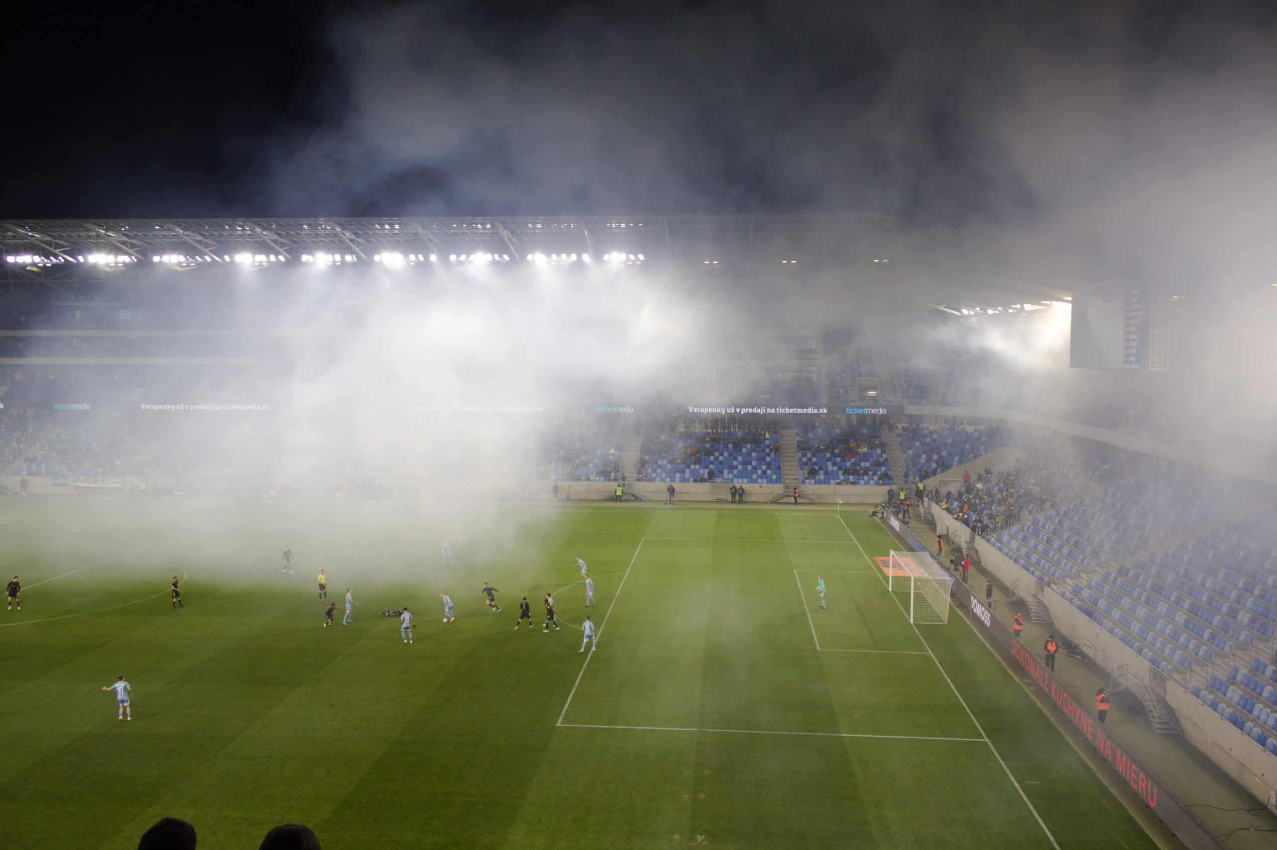 Extreem geweld tussen Spartak Trnava en de politie