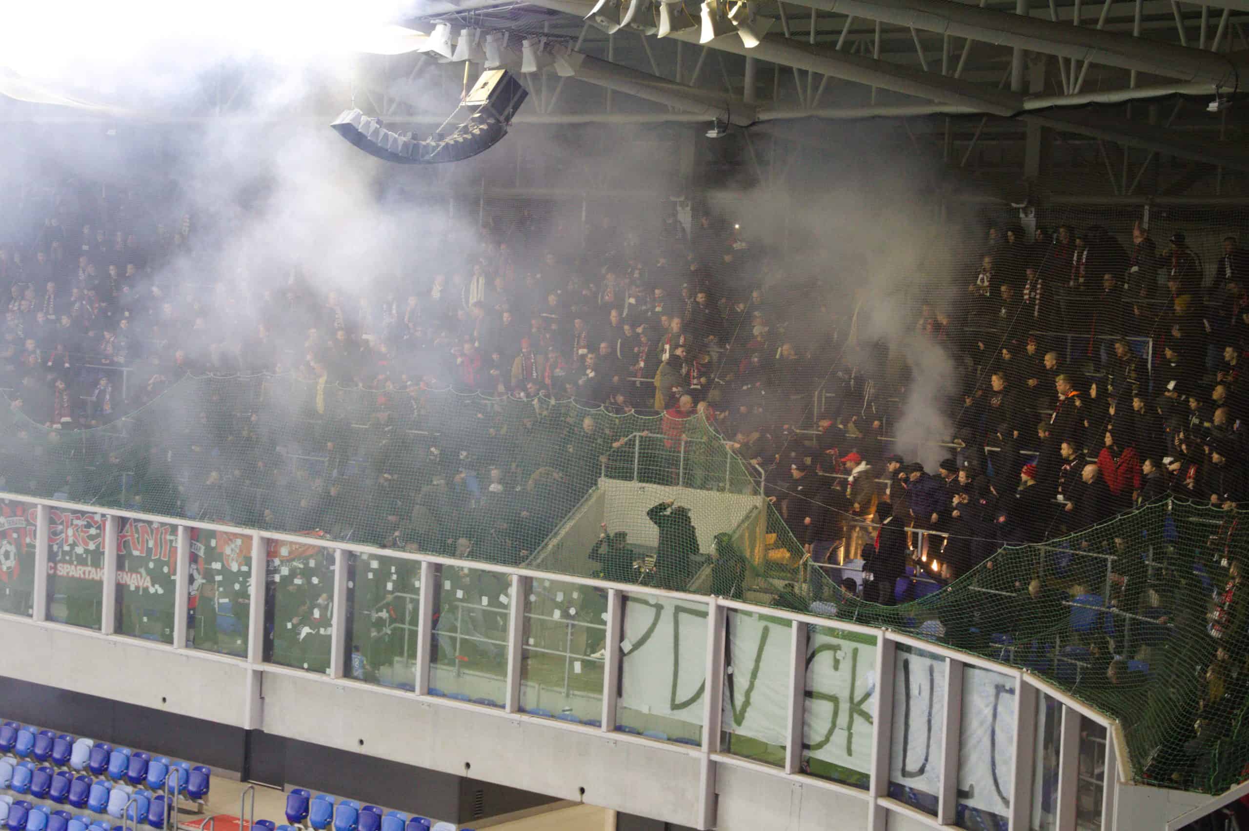 Extreem geweld tussen Spartak Trnava en de politie