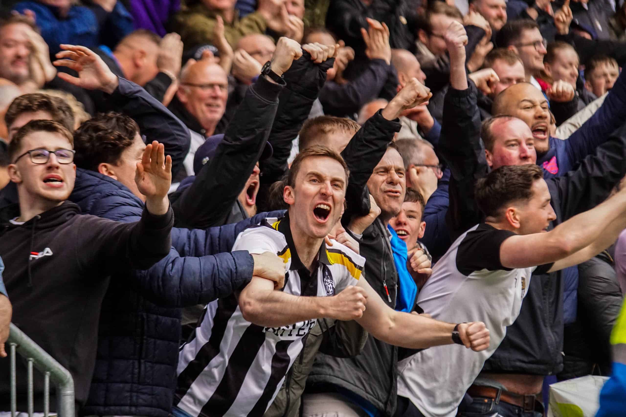 Gigantische ontlading bij Wrexham na cruciale winst tegen Notts County