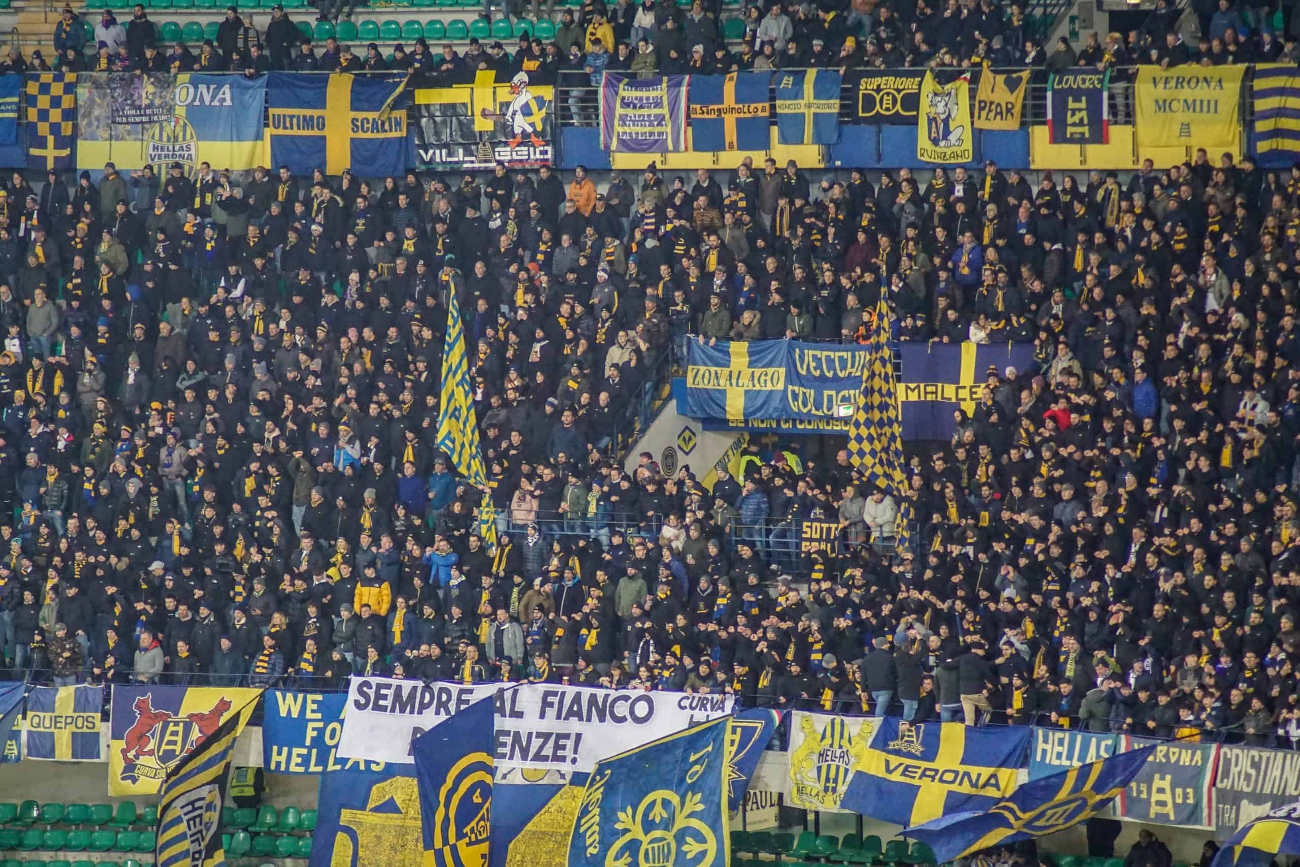 Hellas Verona en Fiorentina vieren gemellaggio tijdens vriendschapswedstrijd