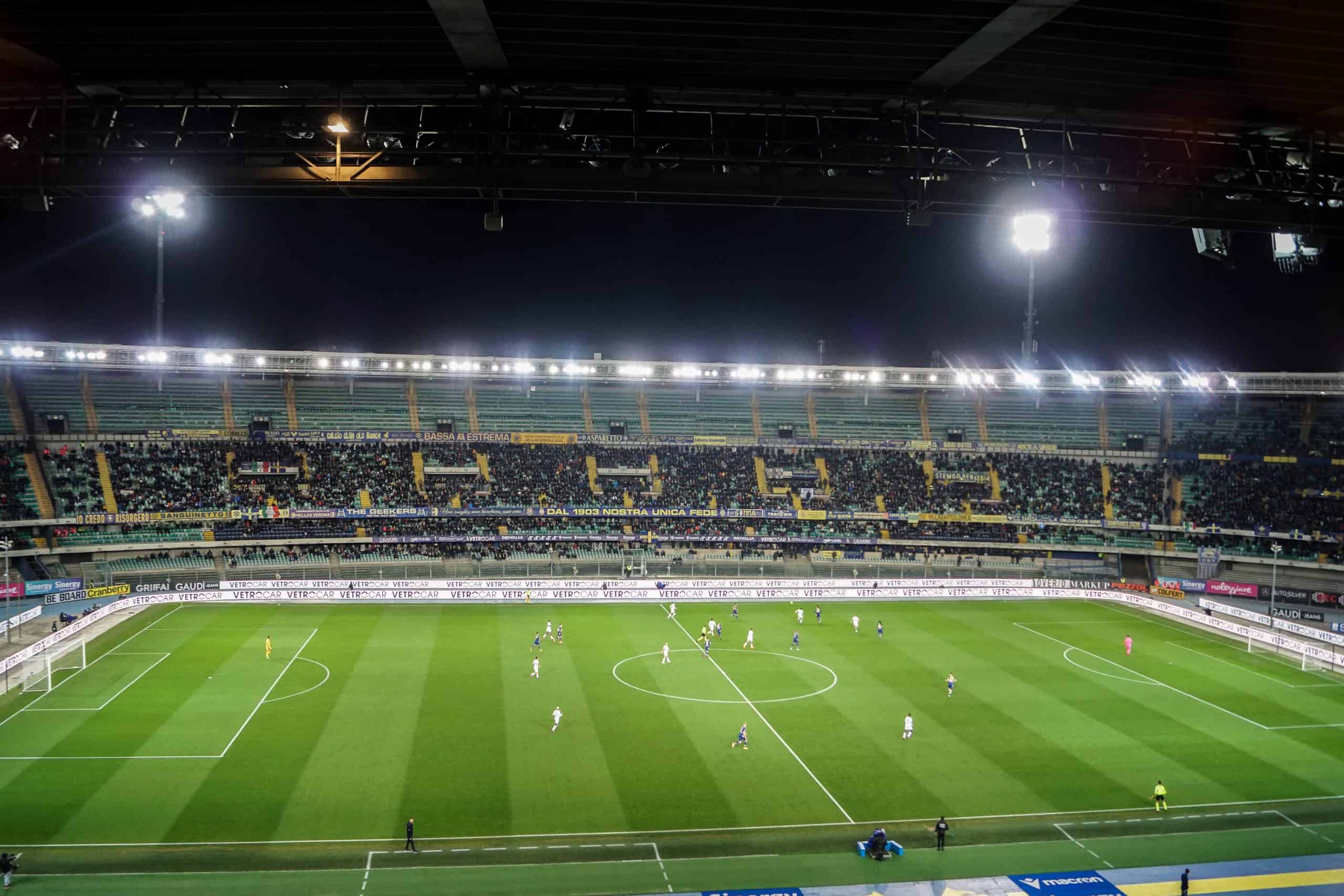 Hellas Verona en Fiorentina vieren gemellaggio tijdens vriendschapswedstrijd
