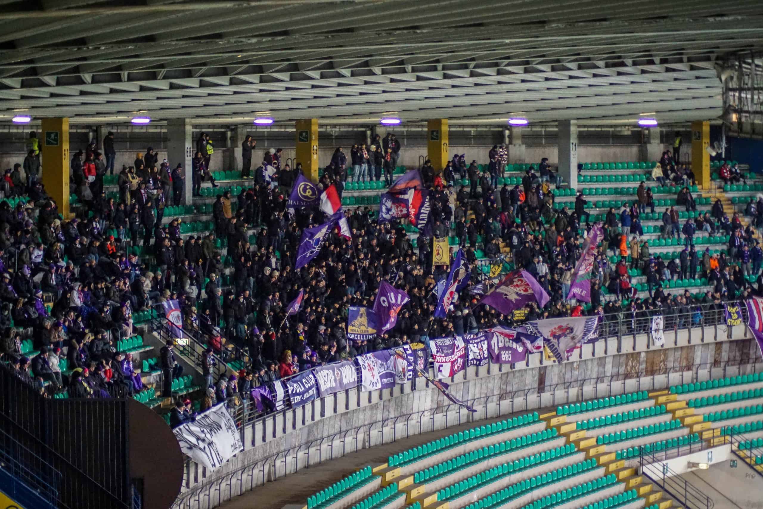Hellas Verona en Fiorentina vieren gemellaggio tijdens vriendschapswedstrijd