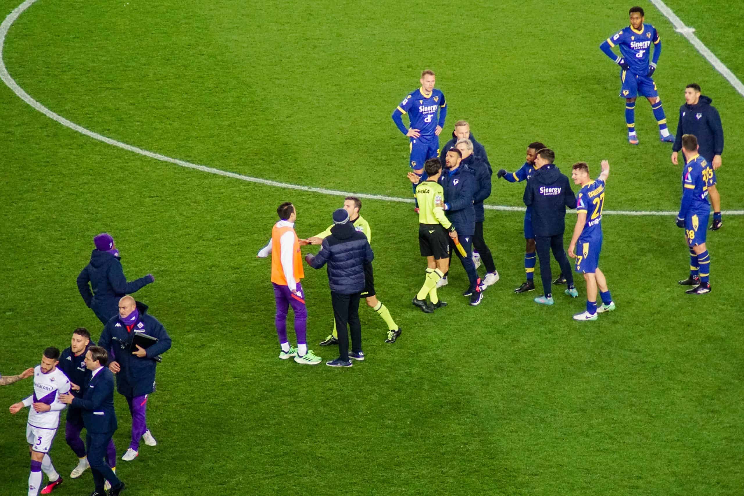 Hellas Verona en Fiorentina vieren gemellaggio tijdens vriendschapswedstrijd