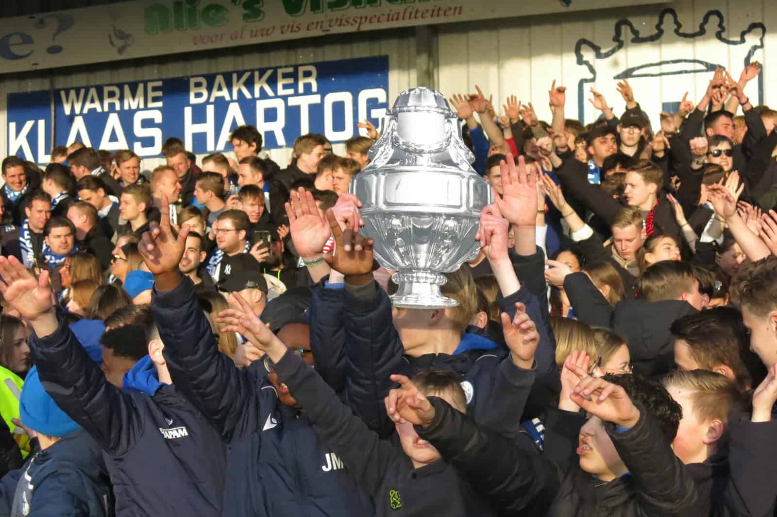Spakenburgs sprookje komt ten einde na historische bekeravond