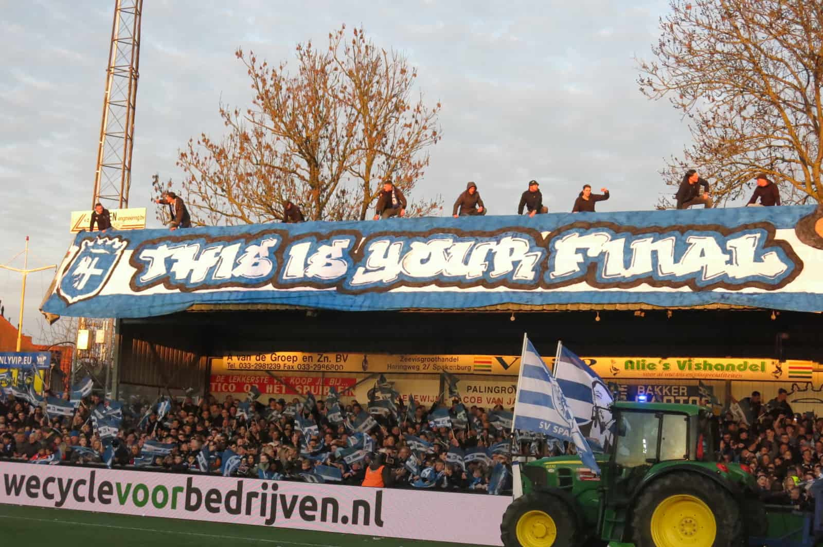 Spakenburgs sprookje komt ten einde na historische bekeravond