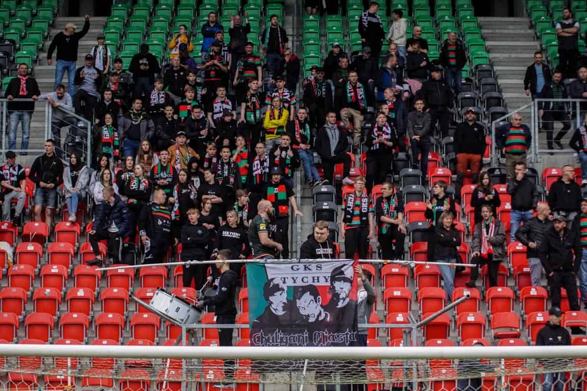GKS Tychy wint belangrijke degradatiekraker tegen Gornik Leczna op sfeervolle middag