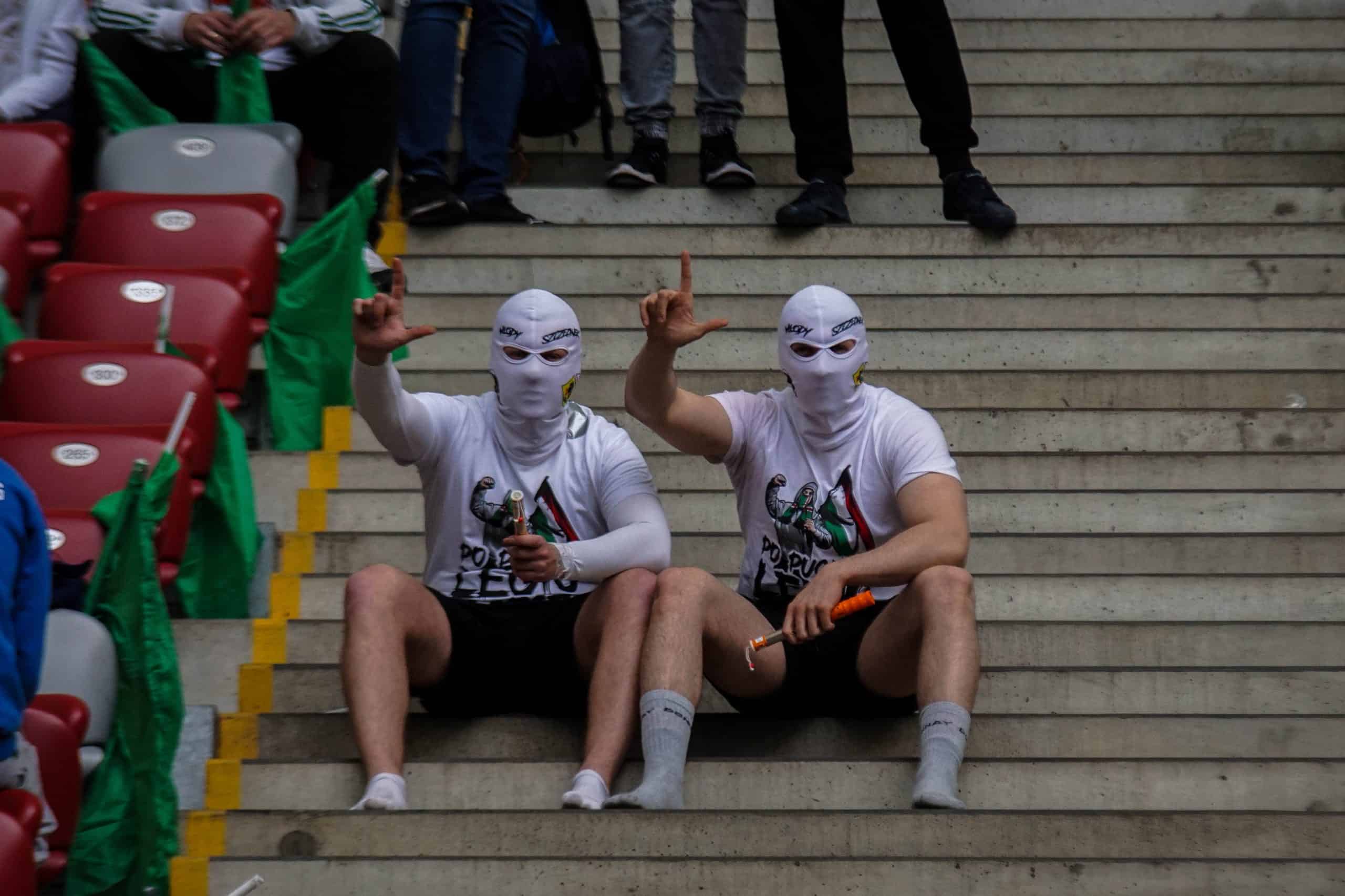 ‘Warschau houdt van winnaars’; Legia pakt beker in pyroparty