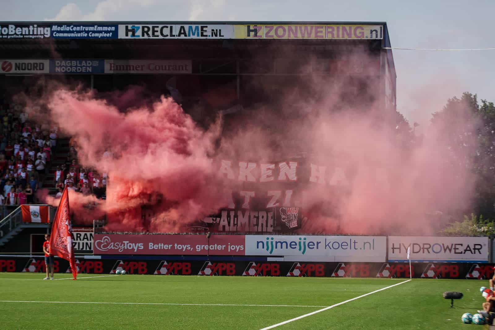 Historische promotie Almere City dompelt FC Emmen in rouw