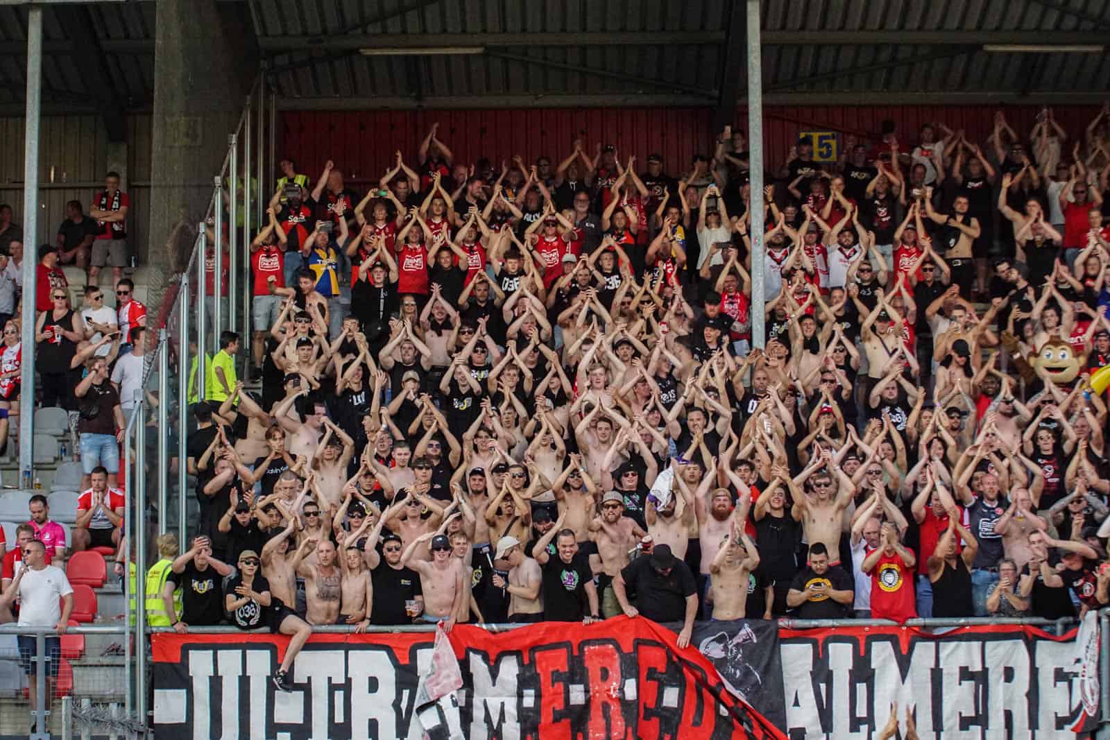Historische promotie Almere City dompelt FC Emmen in rouw