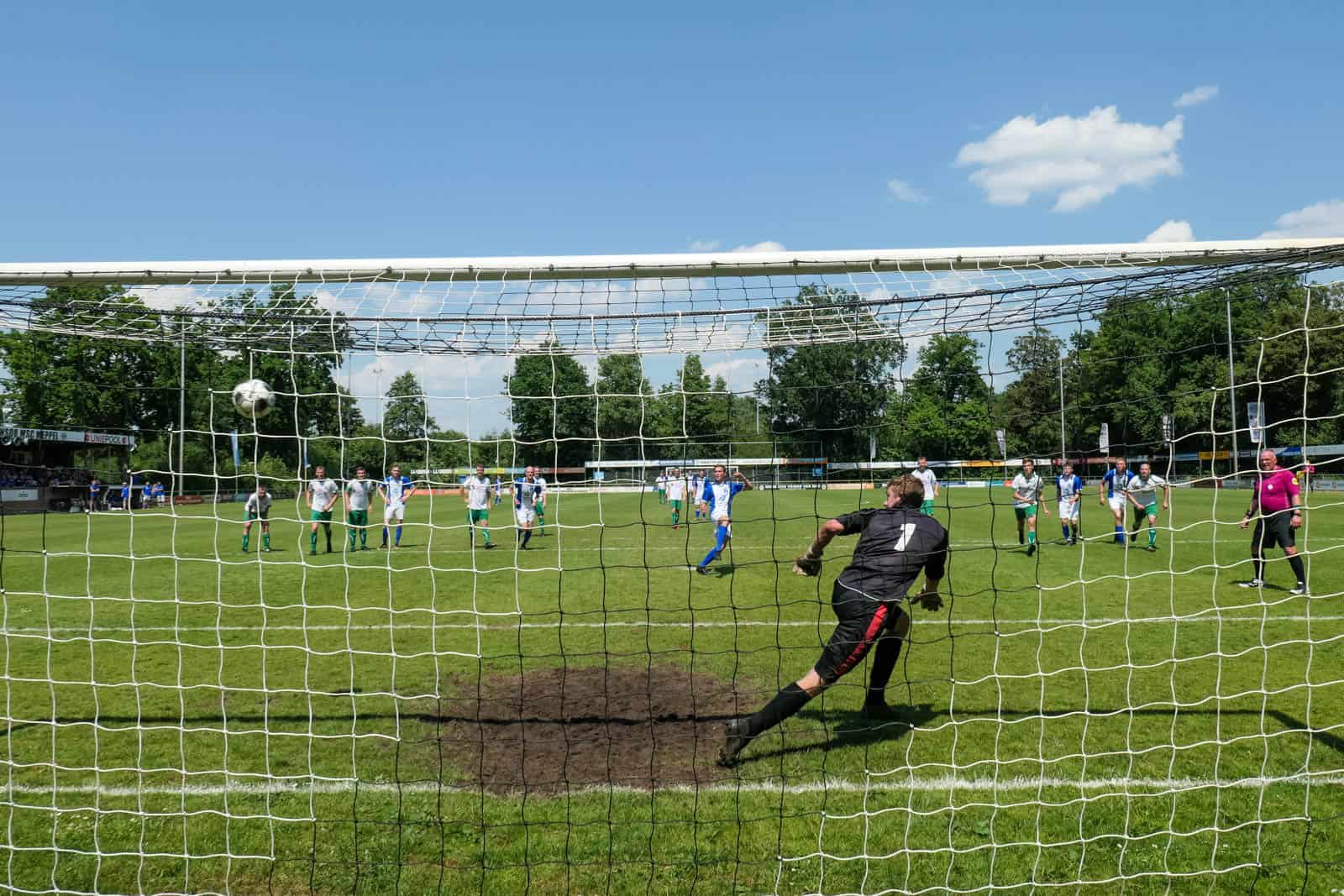 Dorpsclub VV Langezwaag boekt historische promotie