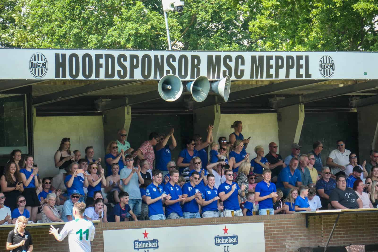 Dorpsclub VV Langezwaag boekt historische promotie