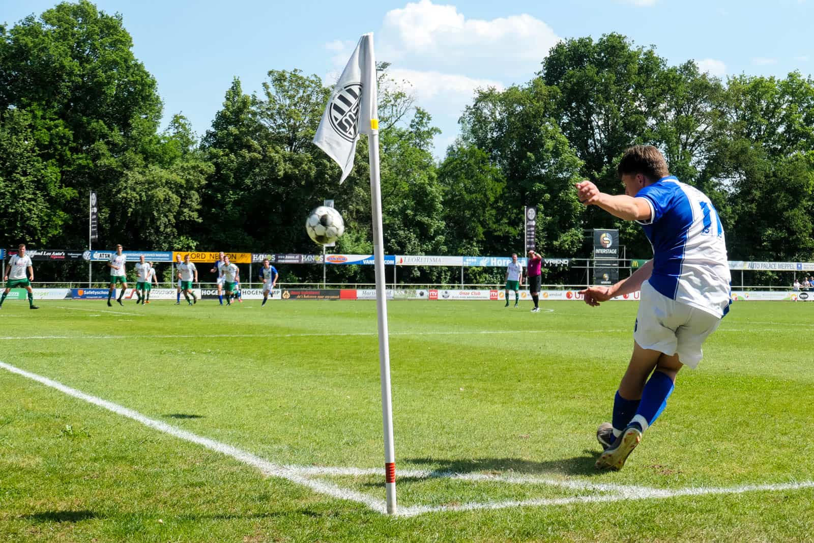 Dorpsclub VV Langezwaag boekt historische promotie