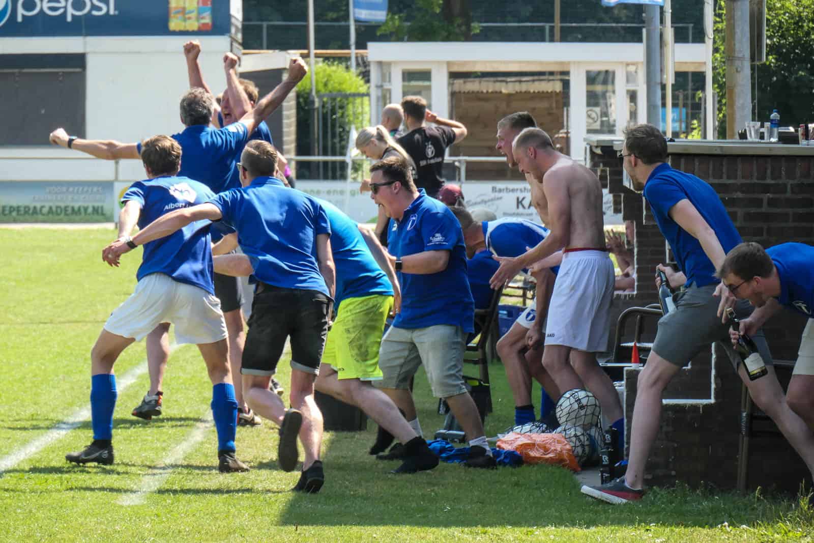 Dorpsclub VV Langezwaag boekt historische promotie