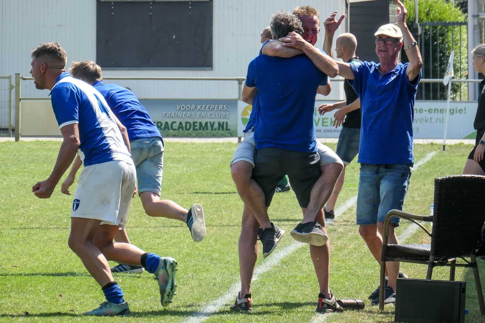 Dorpsclub VV Langezwaag boekt historische promotie