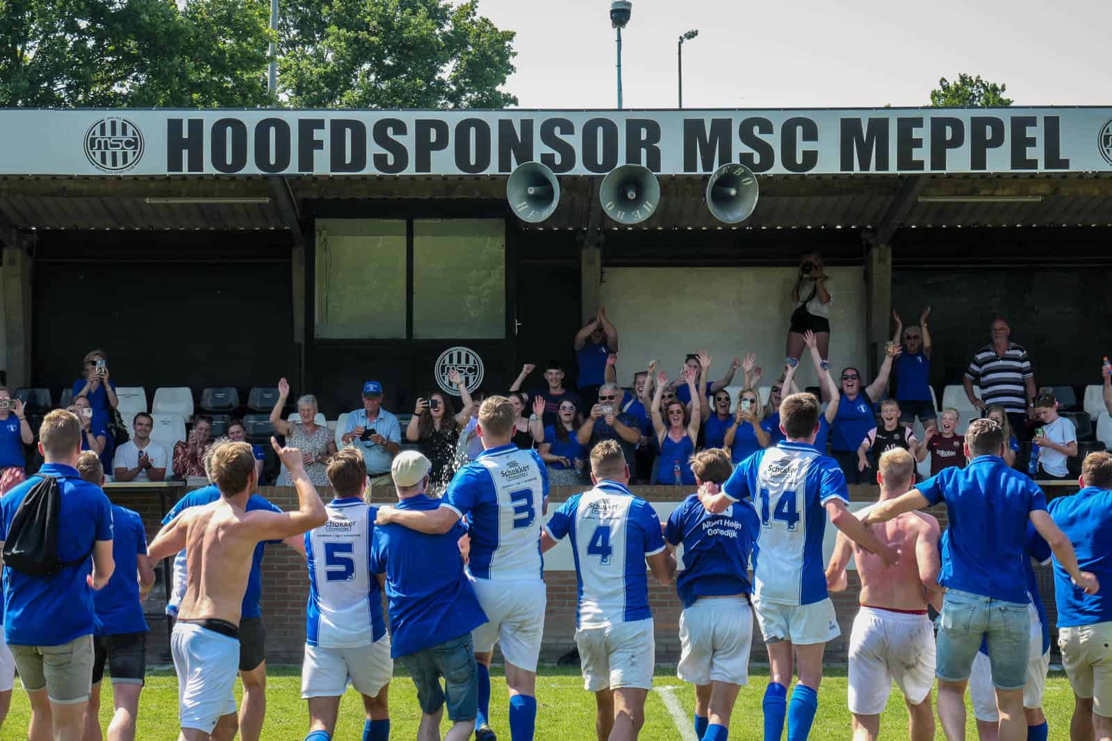 Dorpsclub VV Langezwaag boekt historische promotie