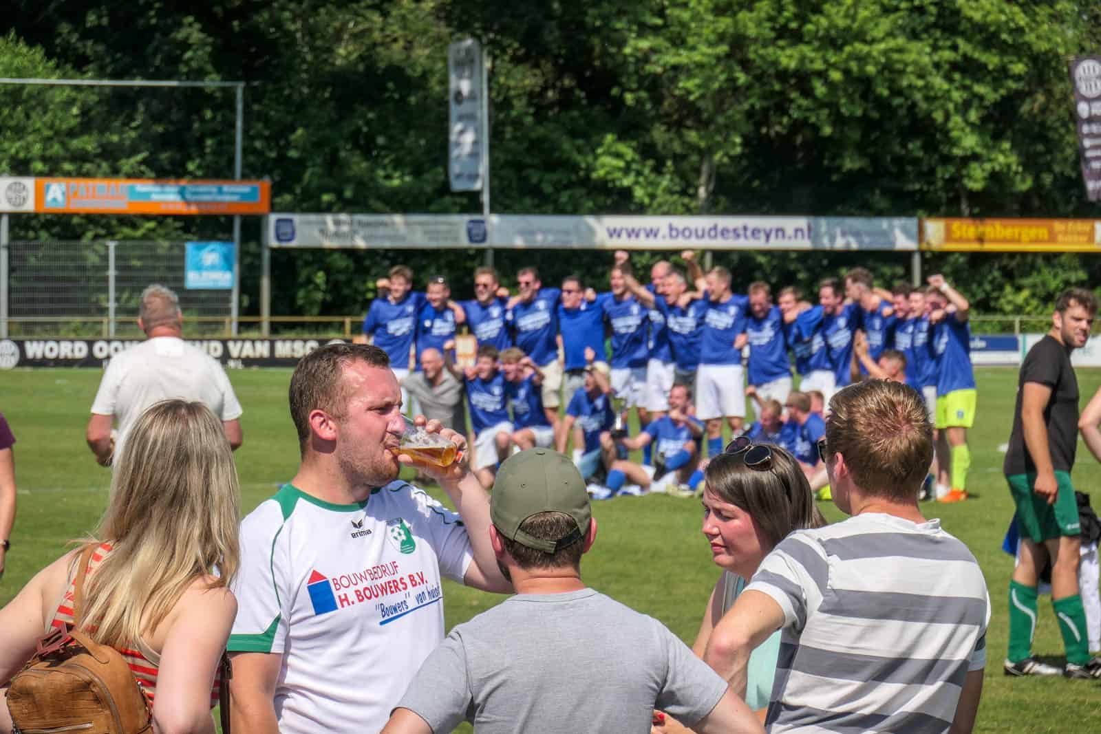 Dorpsclub VV Langezwaag boekt historische promotie