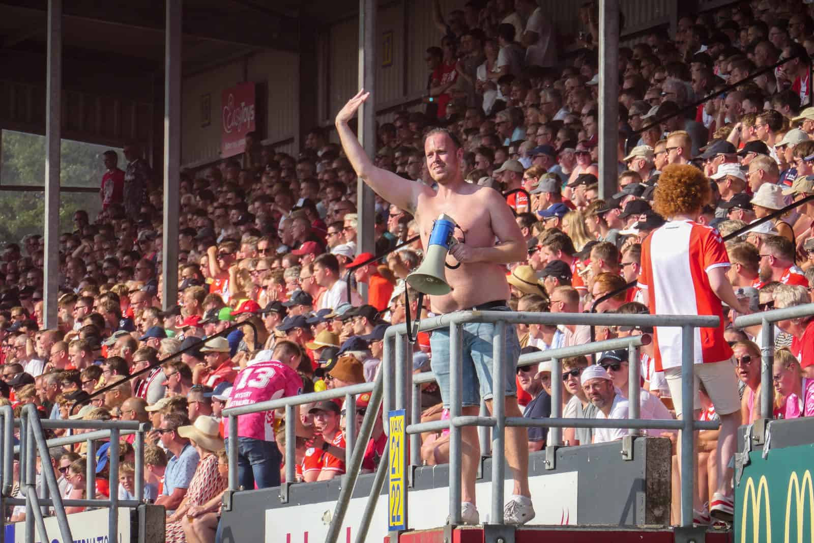 Historische promotie Almere City dompelt FC Emmen in rouw