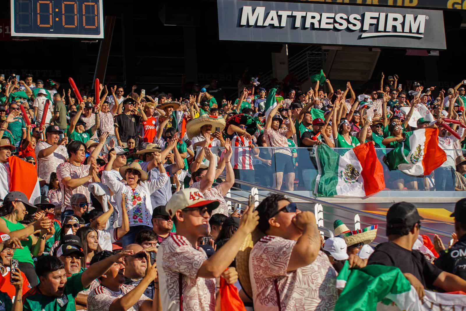 Mexicaanse passie bij teleurstellende Gold Cup avond tegen Qatar
