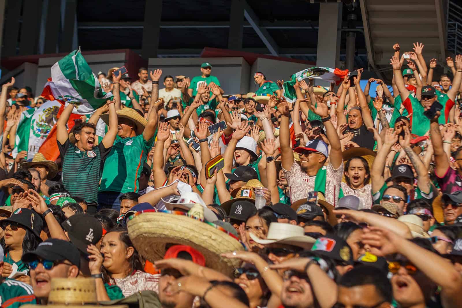 Mexicaanse passie bij teleurstellende Gold Cup avond tegen Qatar