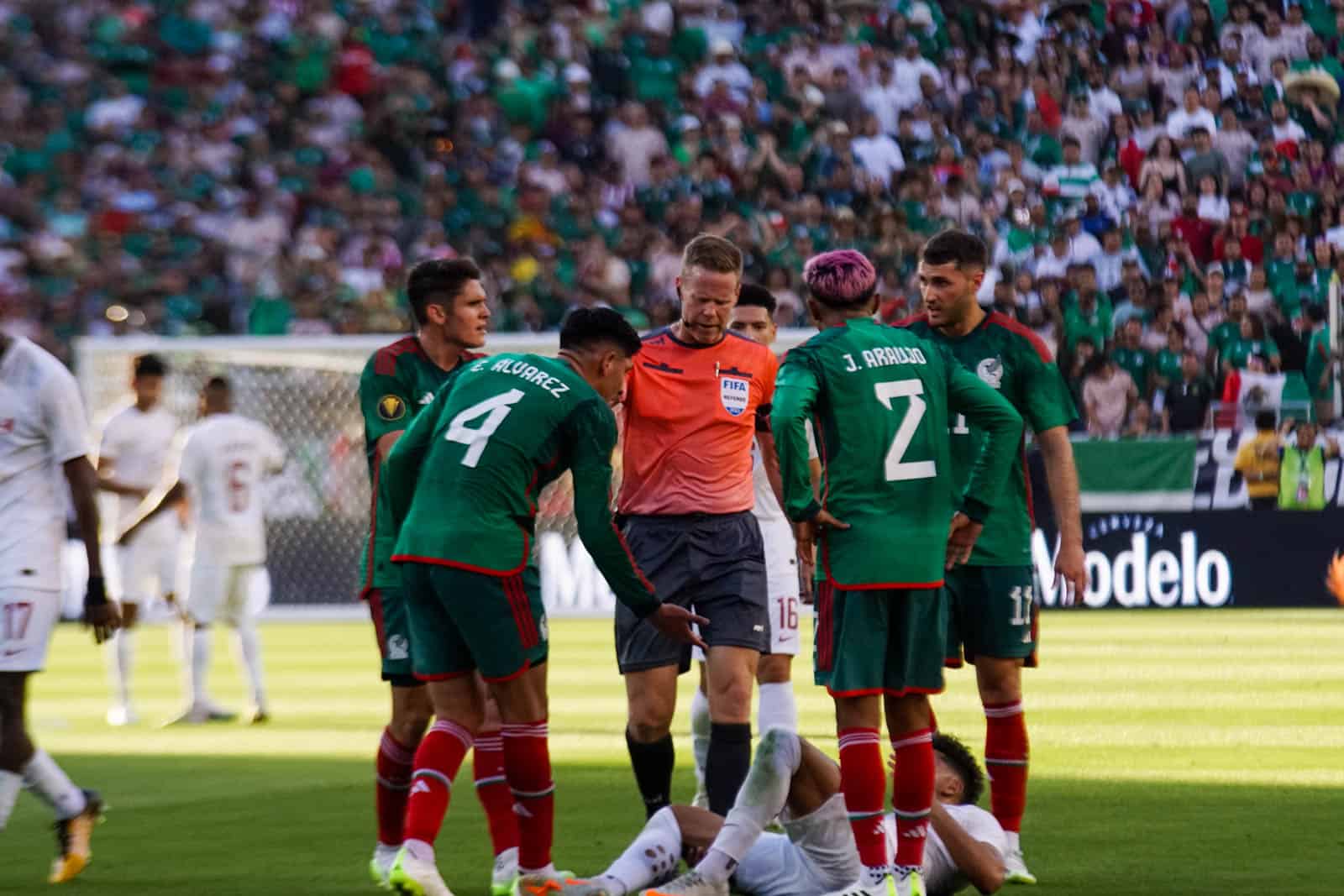 Mexicaanse passie bij teleurstellende Gold Cup avond tegen Qatar