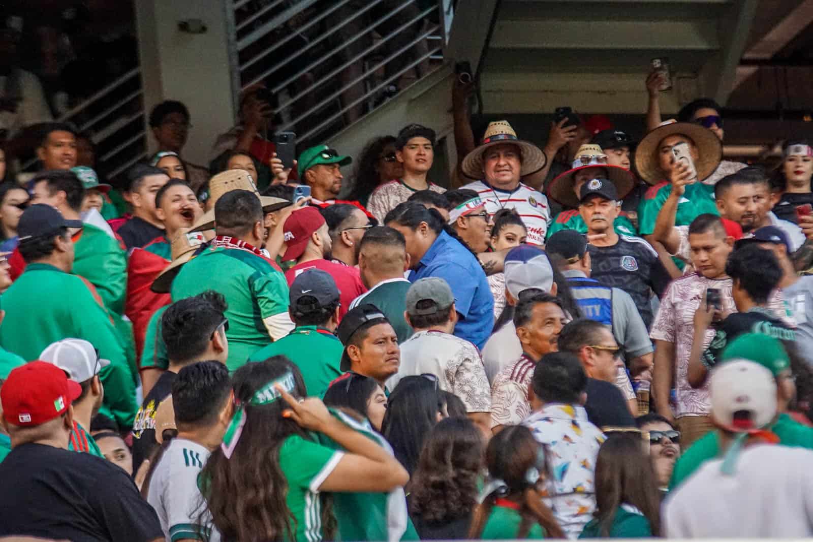 Mexicaanse passie bij teleurstellende Gold Cup avond tegen Qatar