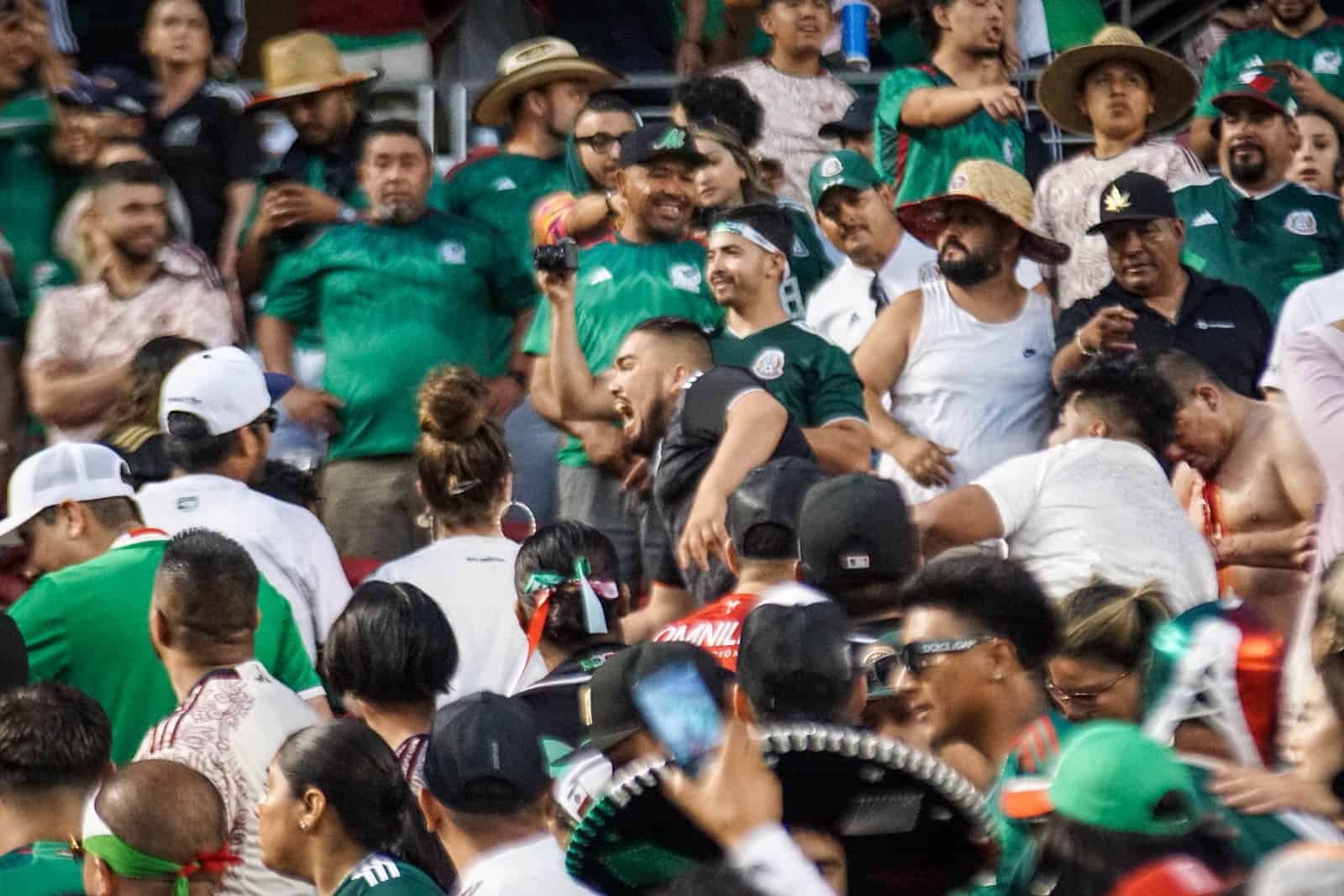 Mexicaanse passie bij teleurstellende Gold Cup avond tegen Qatar